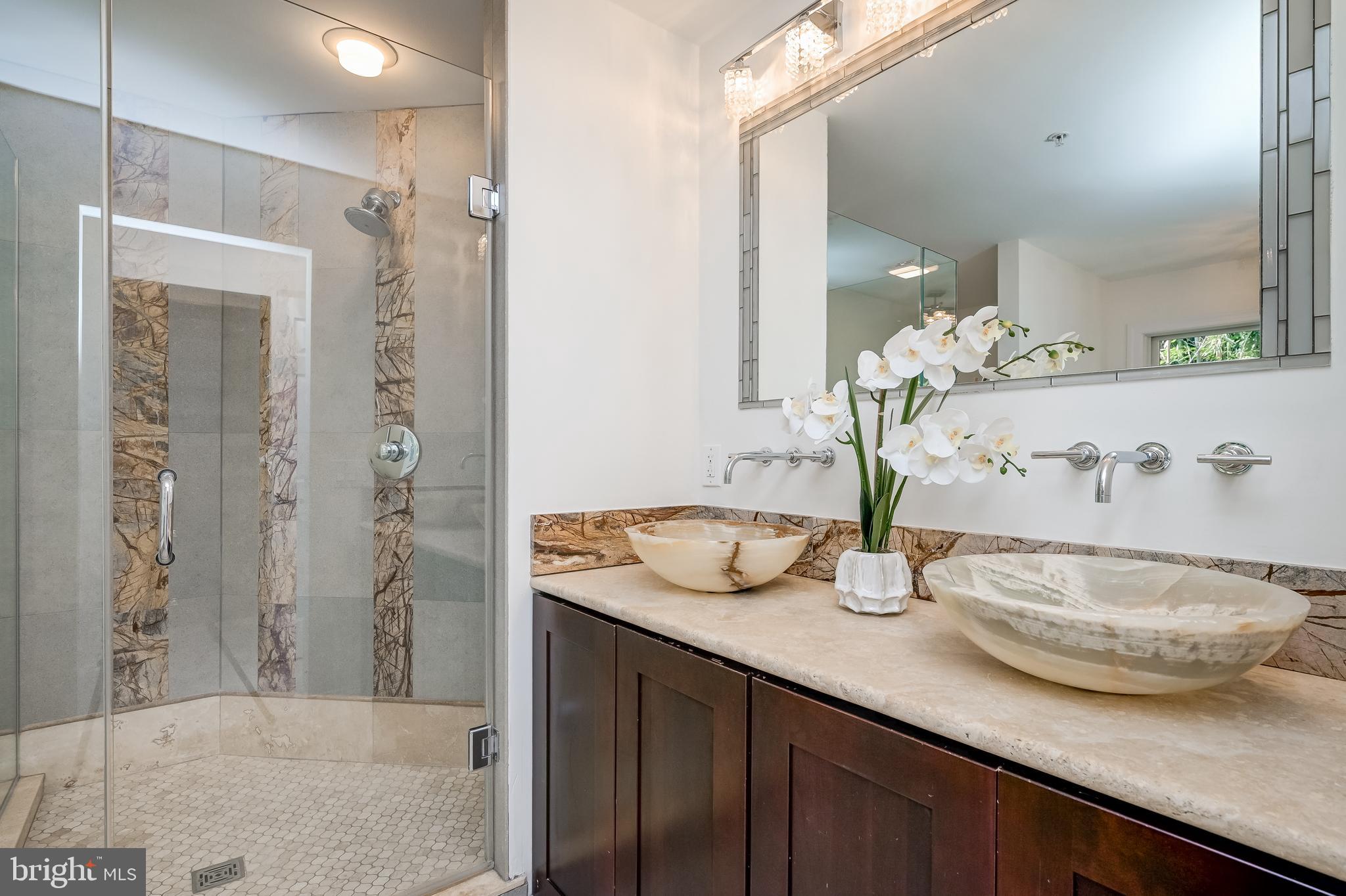 GREENWICH FOREST - Residential