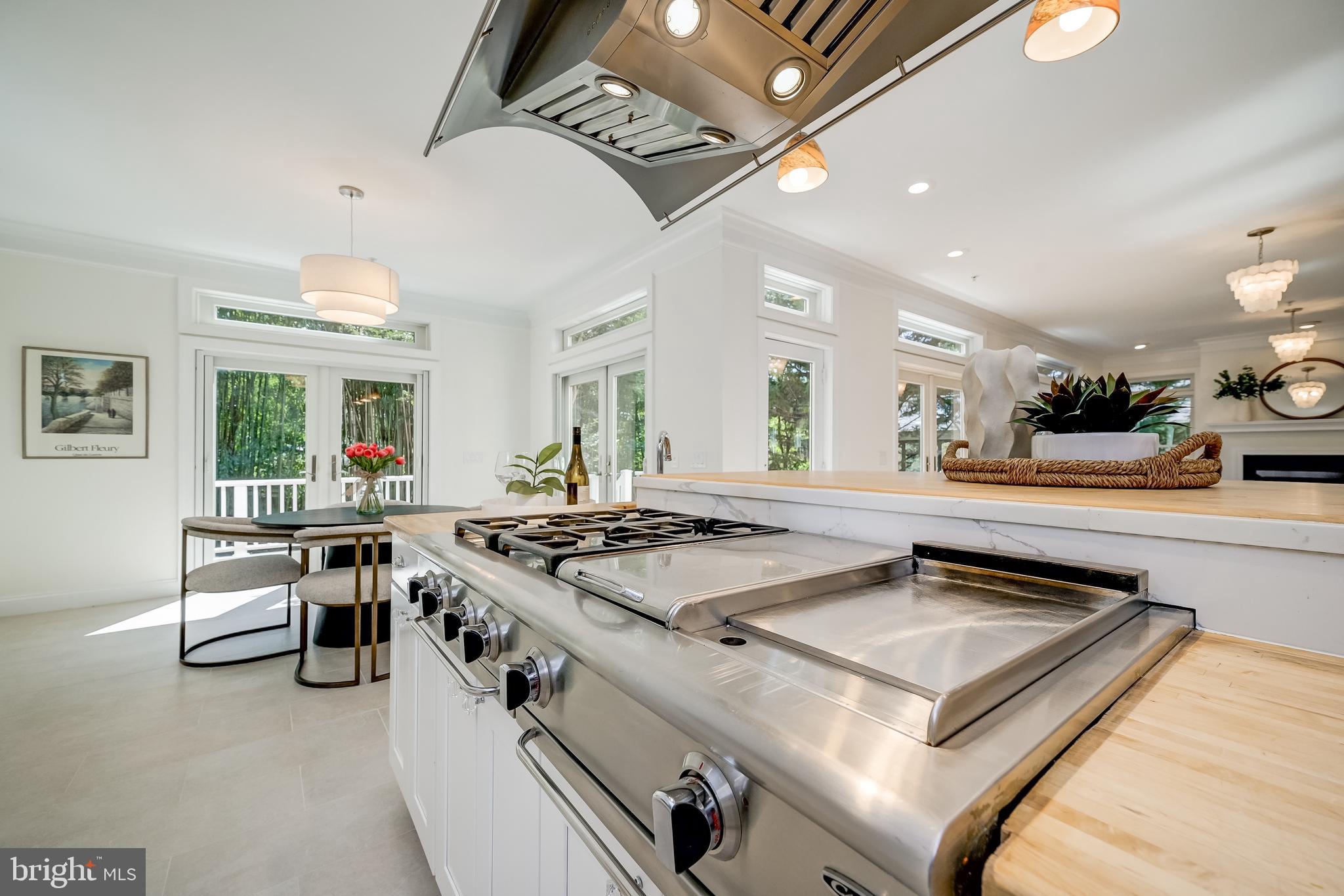 GREENWICH FOREST - Residential