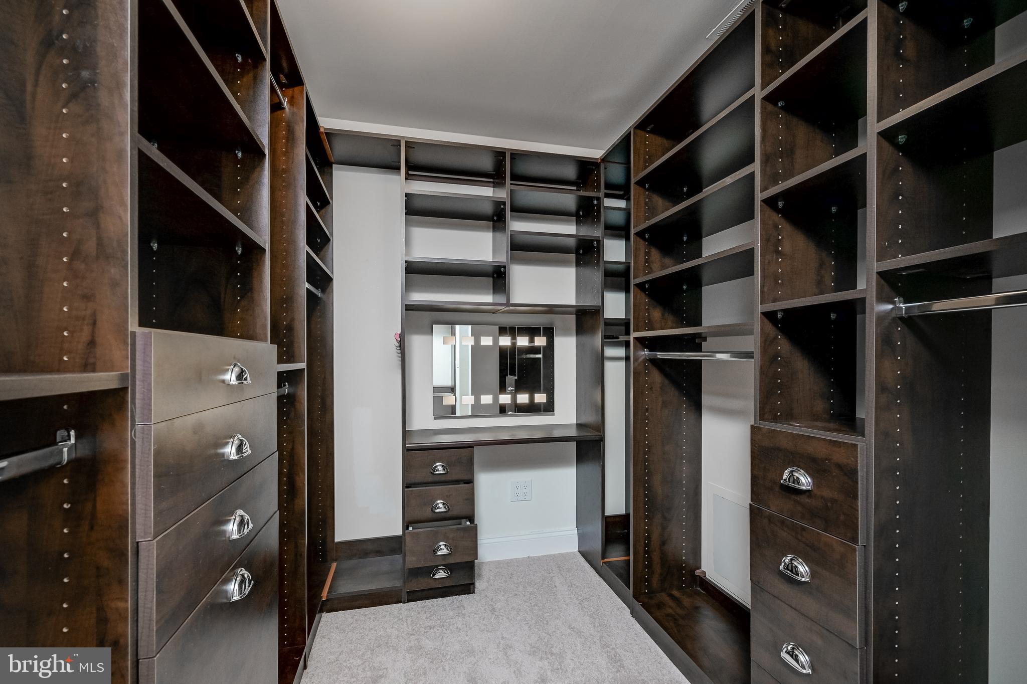 GREENWICH FOREST - Residential