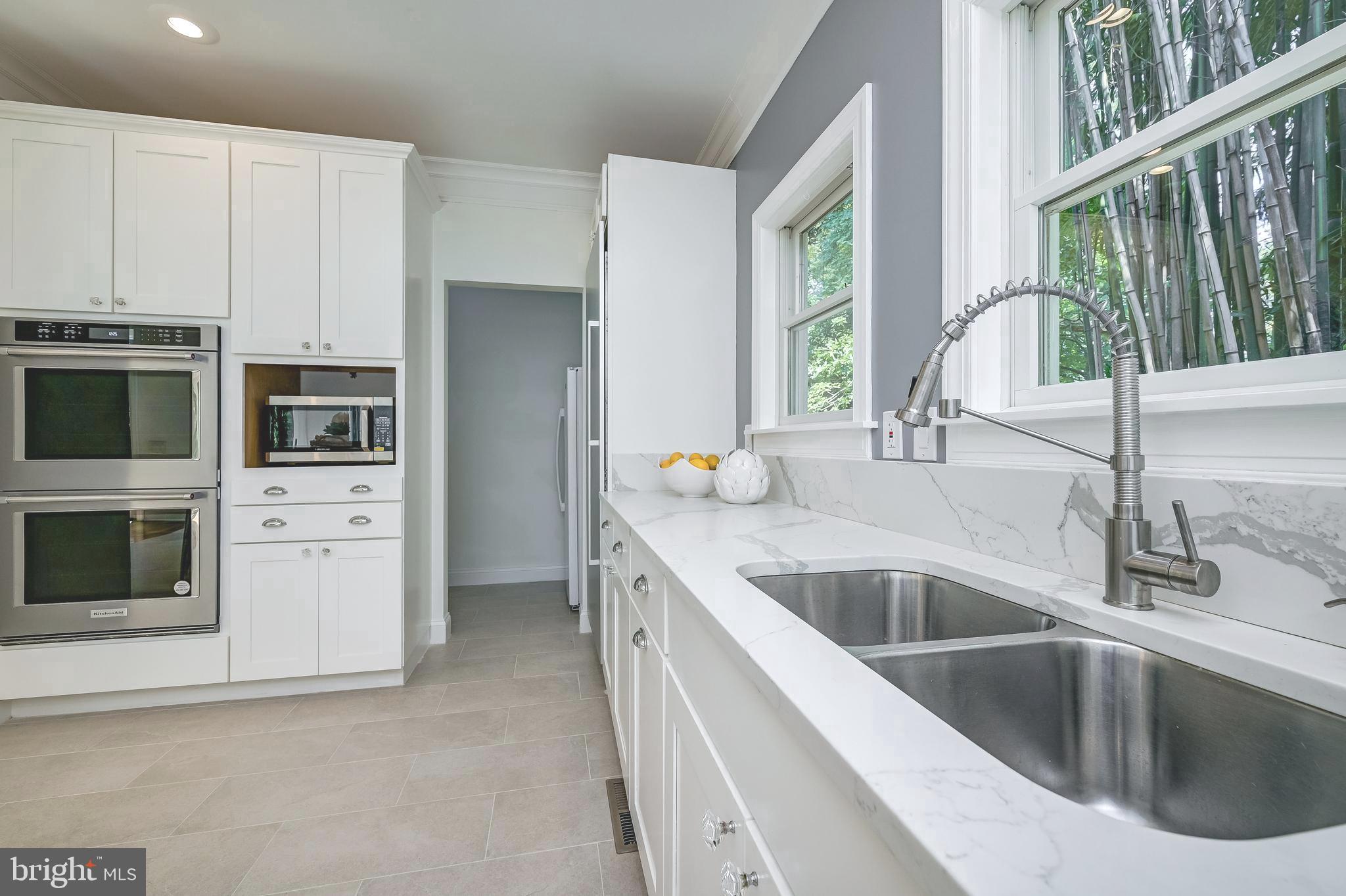 GREENWICH FOREST - Residential