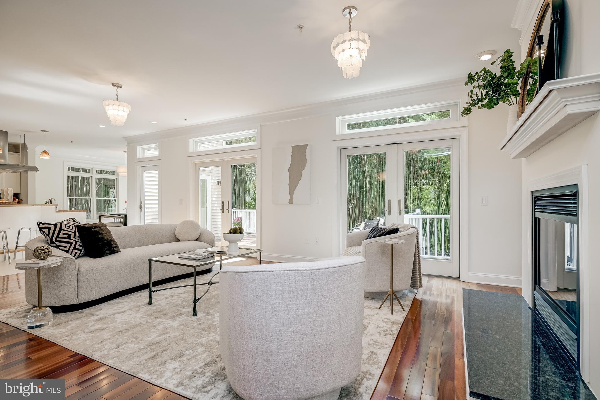 GREENWICH FOREST - Residential