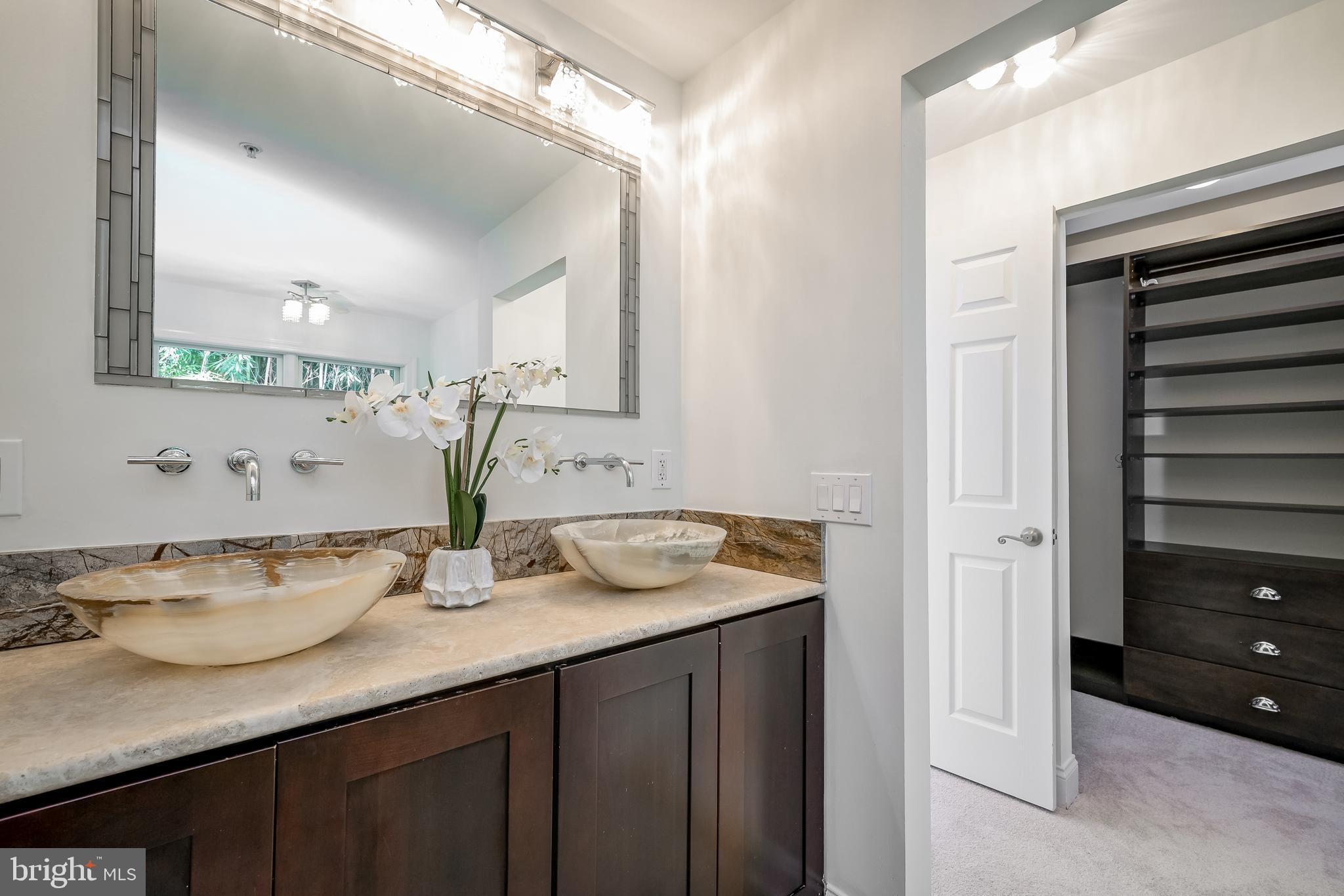 GREENWICH FOREST - Residential