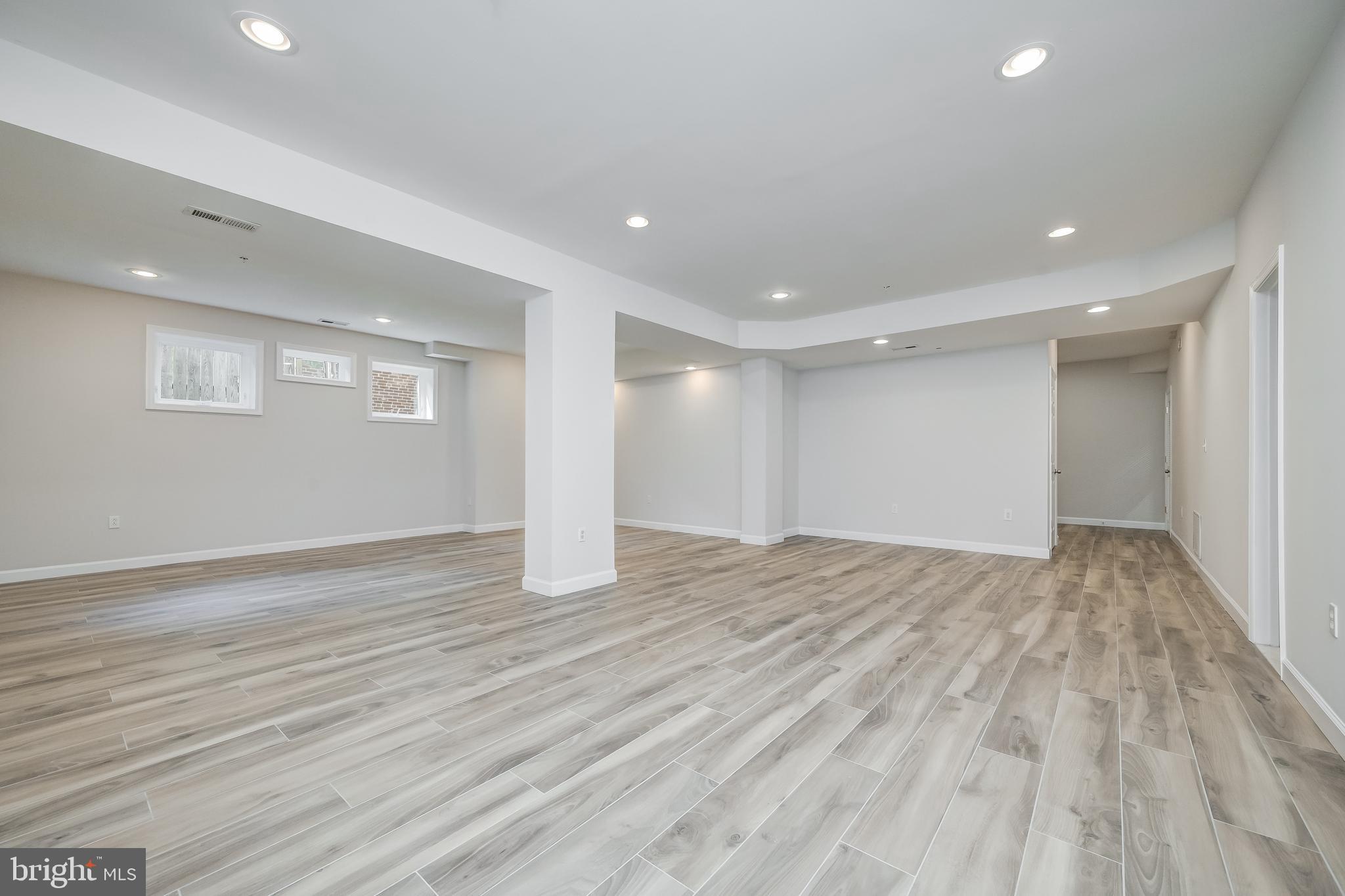 GREENWICH FOREST - Residential