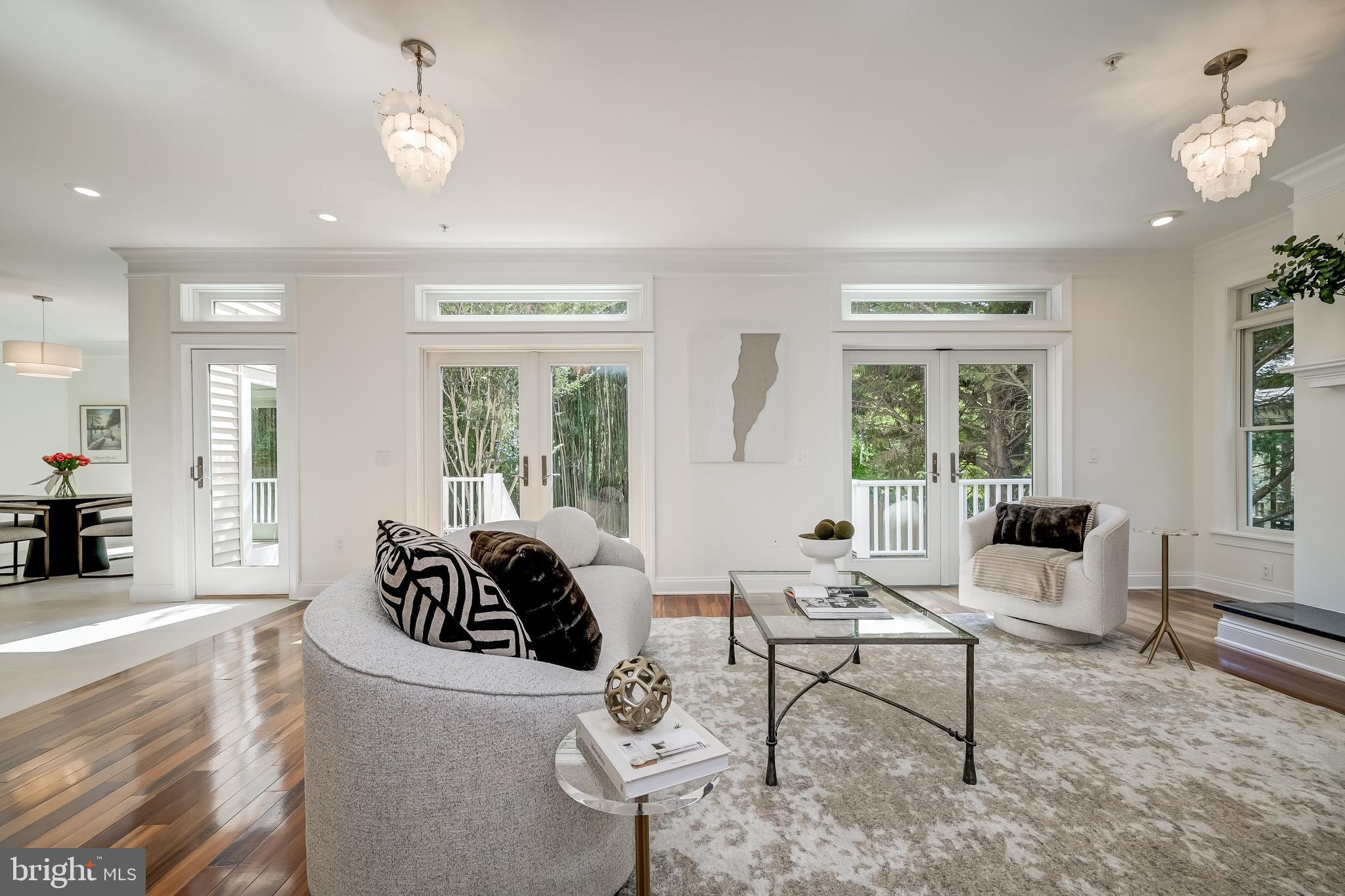 GREENWICH FOREST - Residential