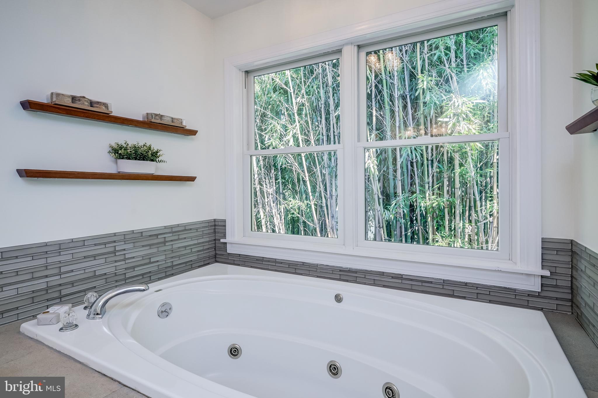 GREENWICH FOREST - Residential