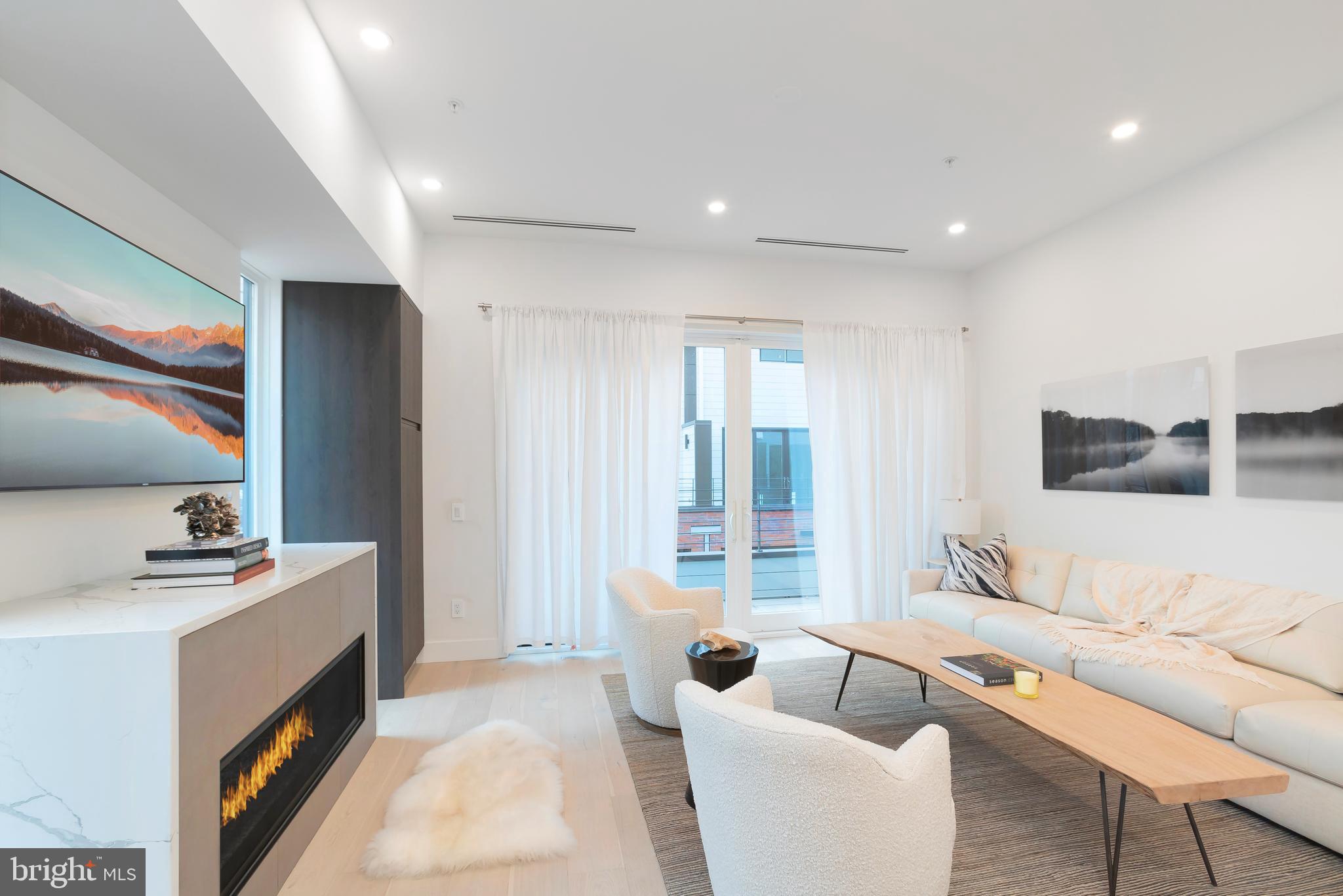 SOCIETY HILL - Residential