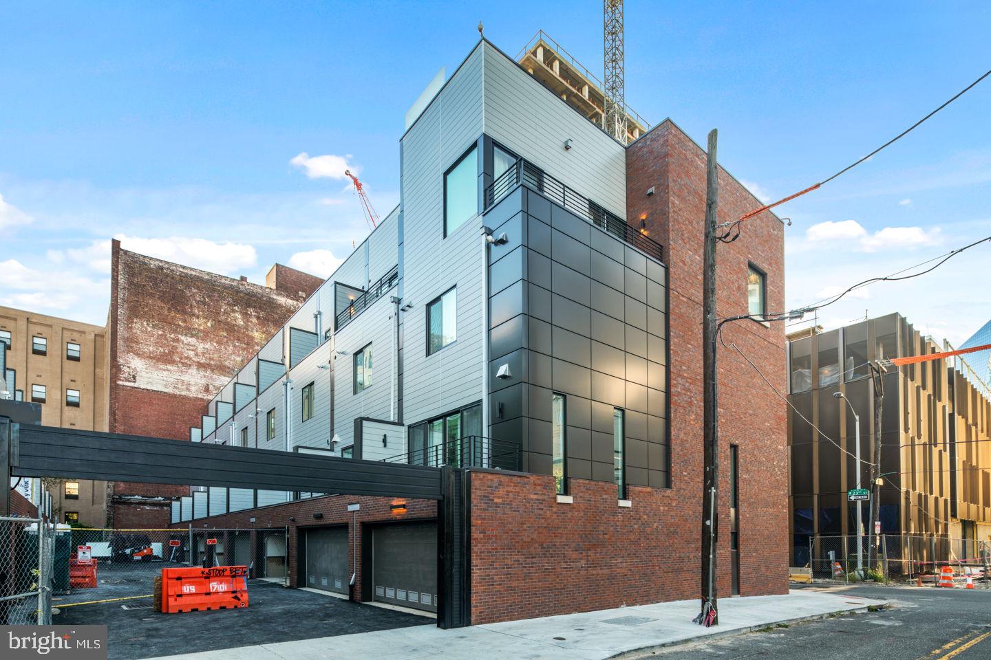 SOCIETY HILL - Residential