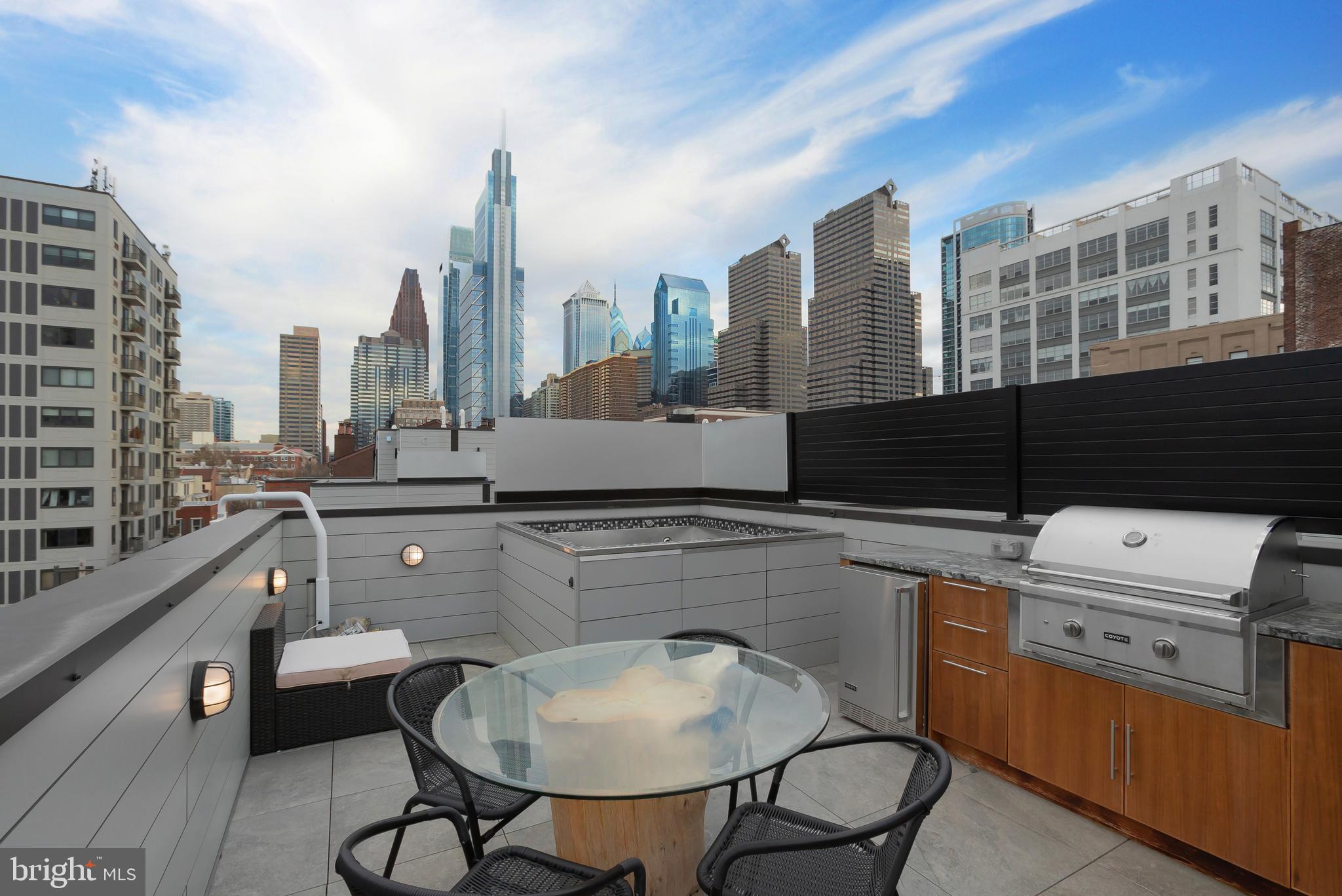 SOCIETY HILL - Residential