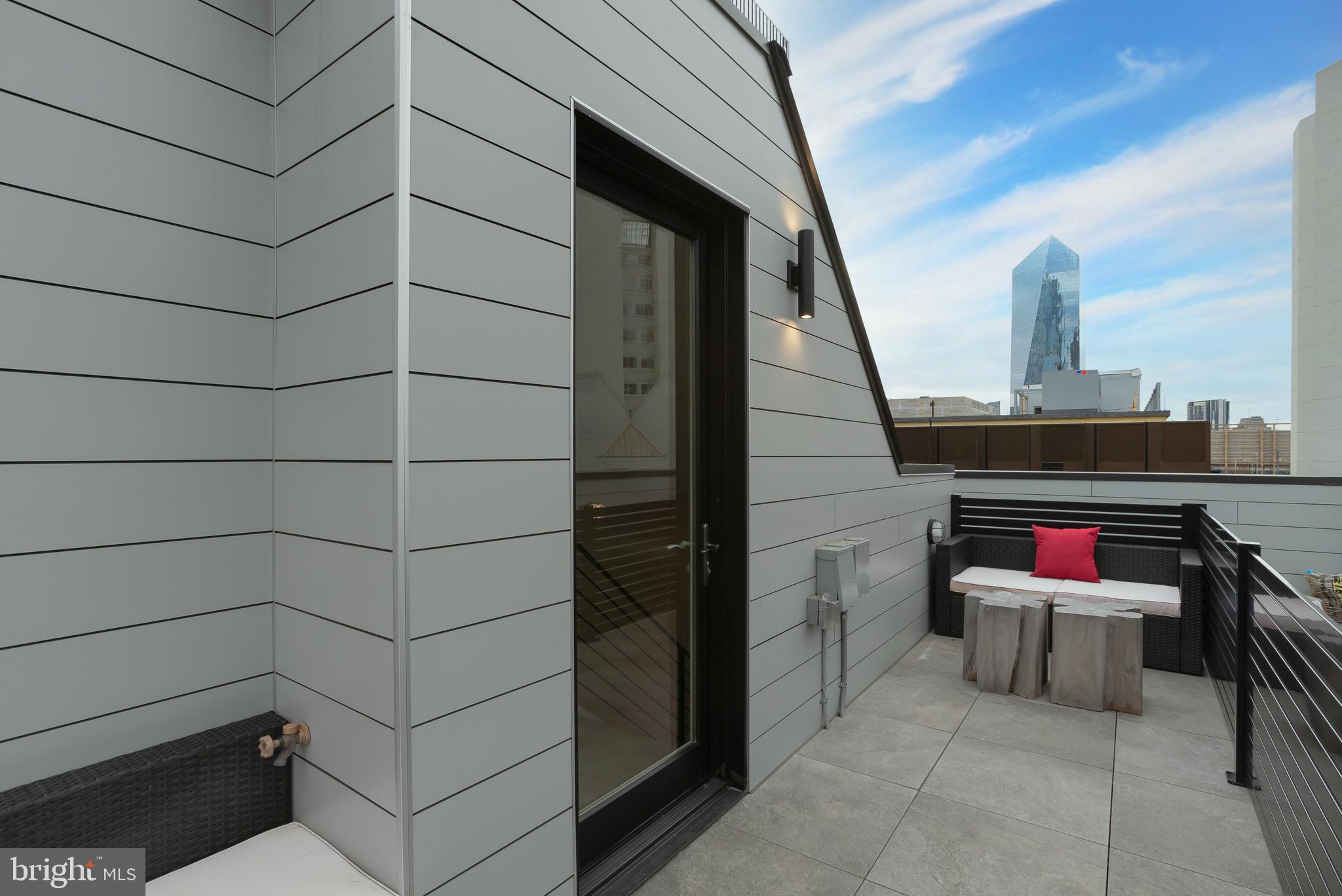 SOCIETY HILL - Residential