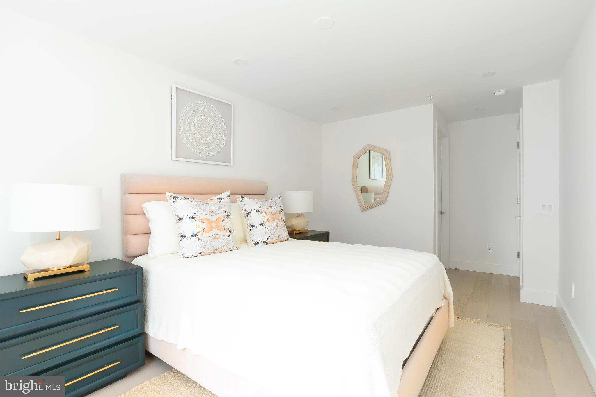 SOCIETY HILL - Residential