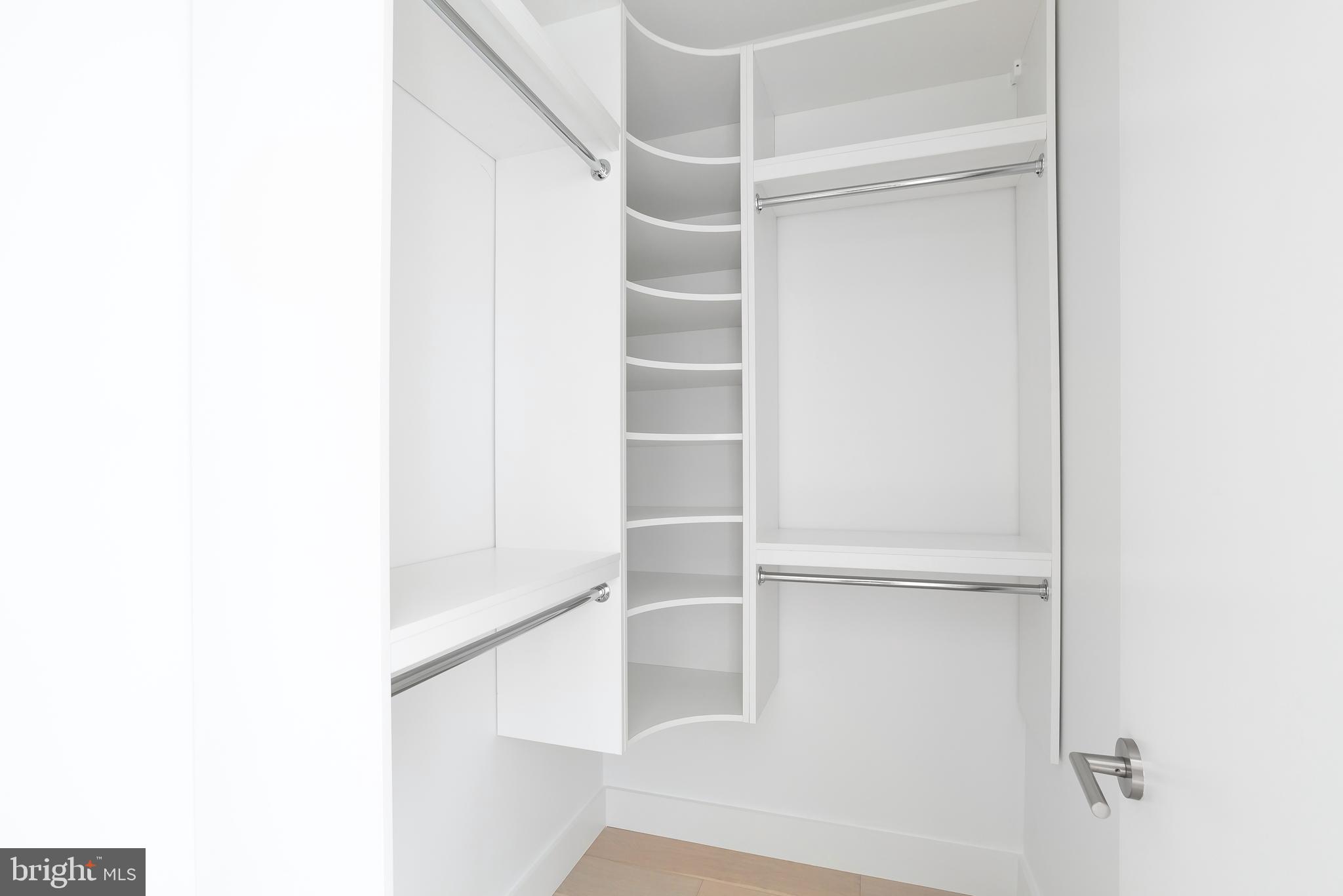 SOCIETY HILL - Residential