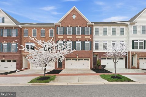 Townhouse For Sale - 15304 Camberley Place<br/> Prince Georges County, UPPER MARLBORO, MD 20774