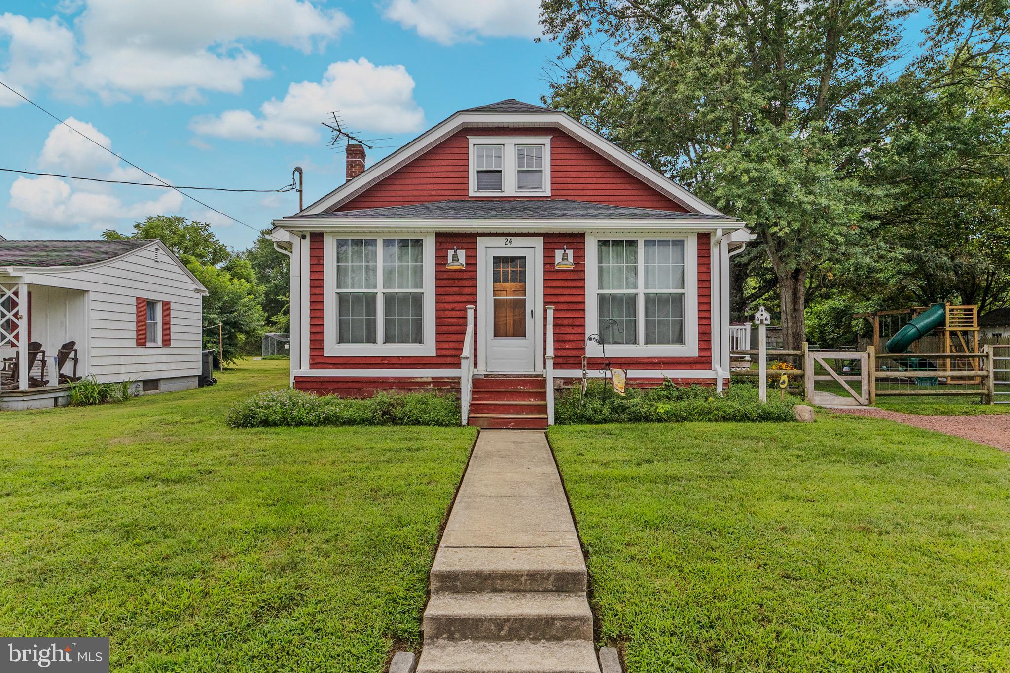 24 LAKE AVENUE