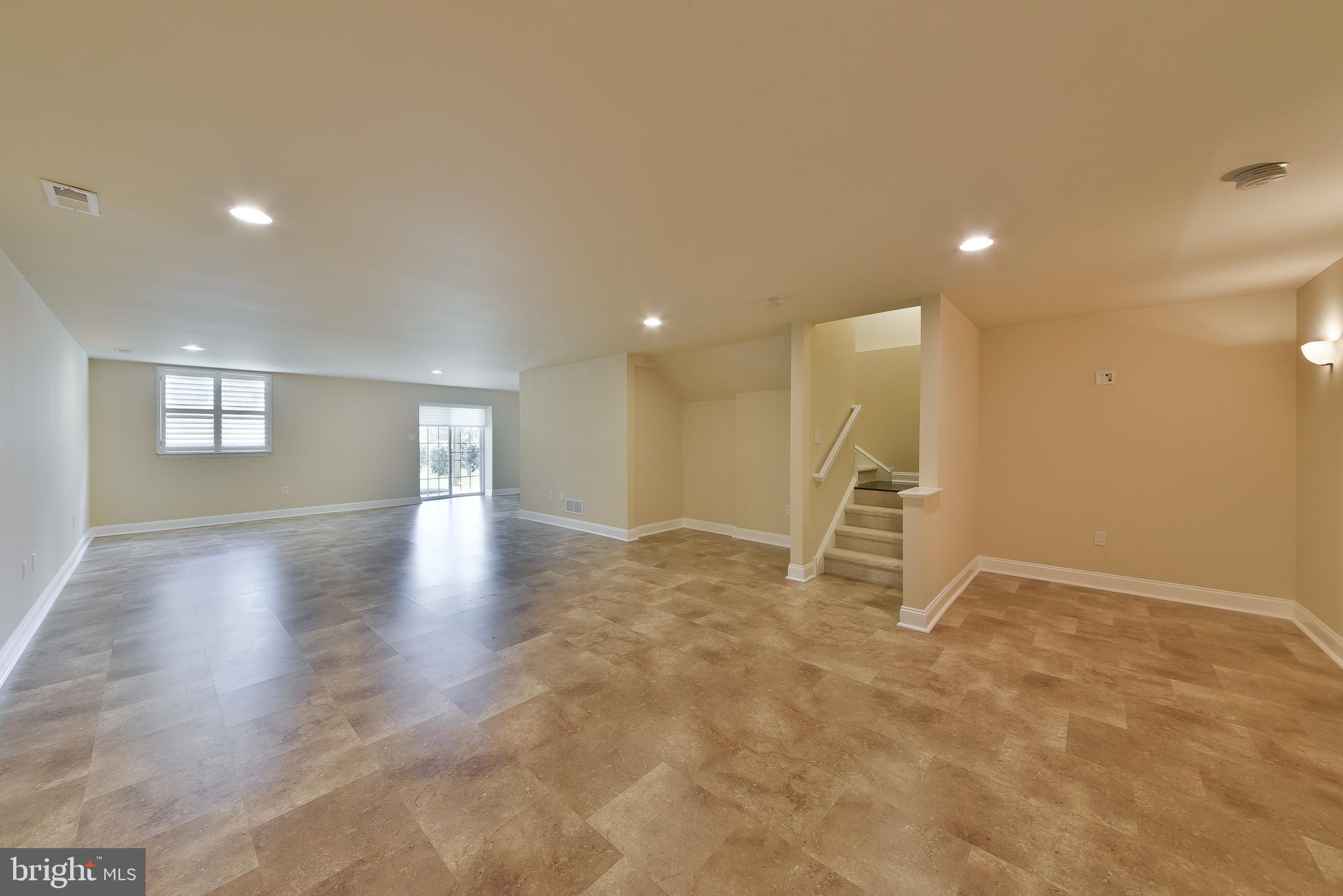 FAIRWAYS AT GREEN ME - Residential