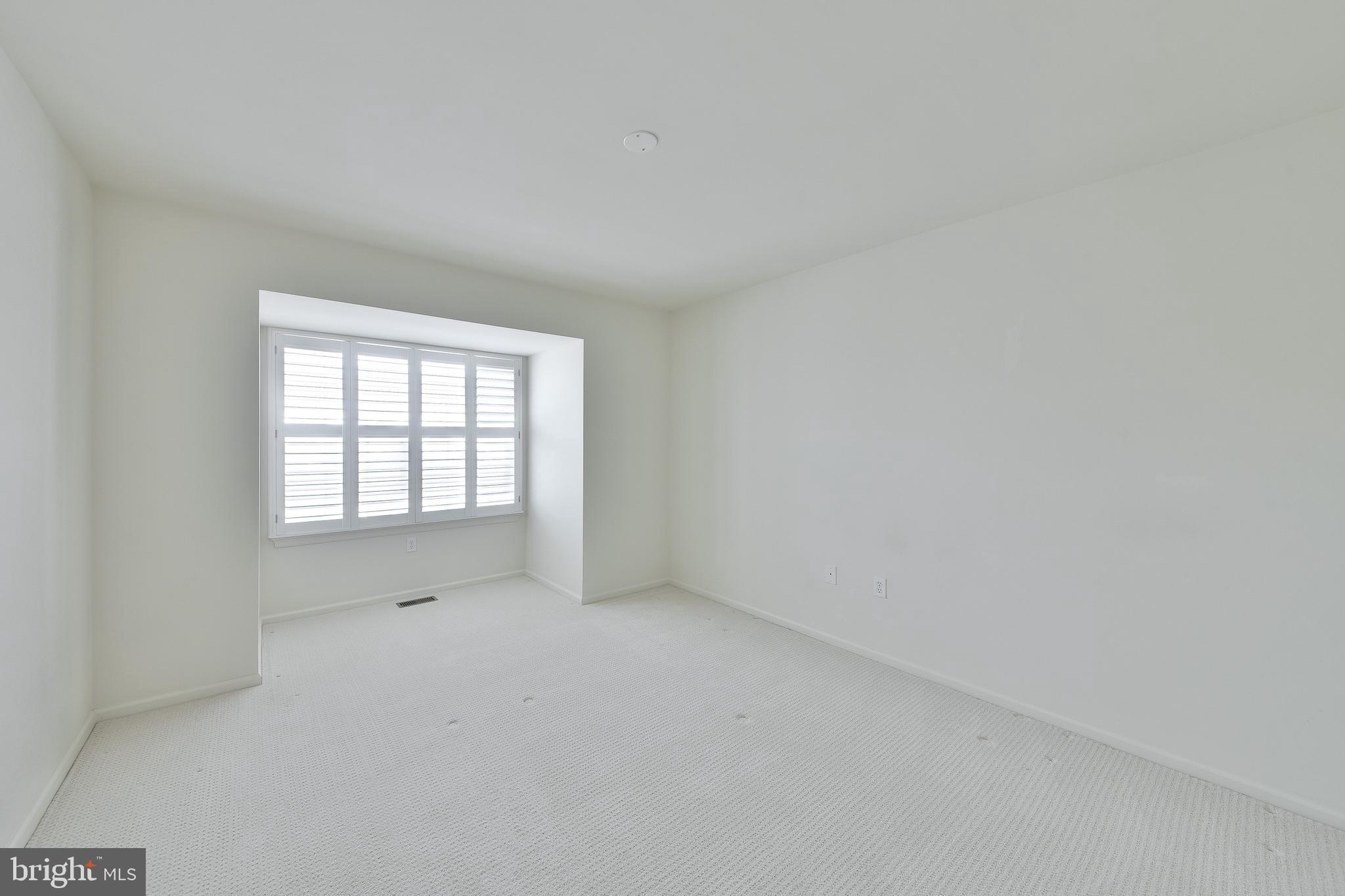 FAIRWAYS AT GREEN ME - Residential