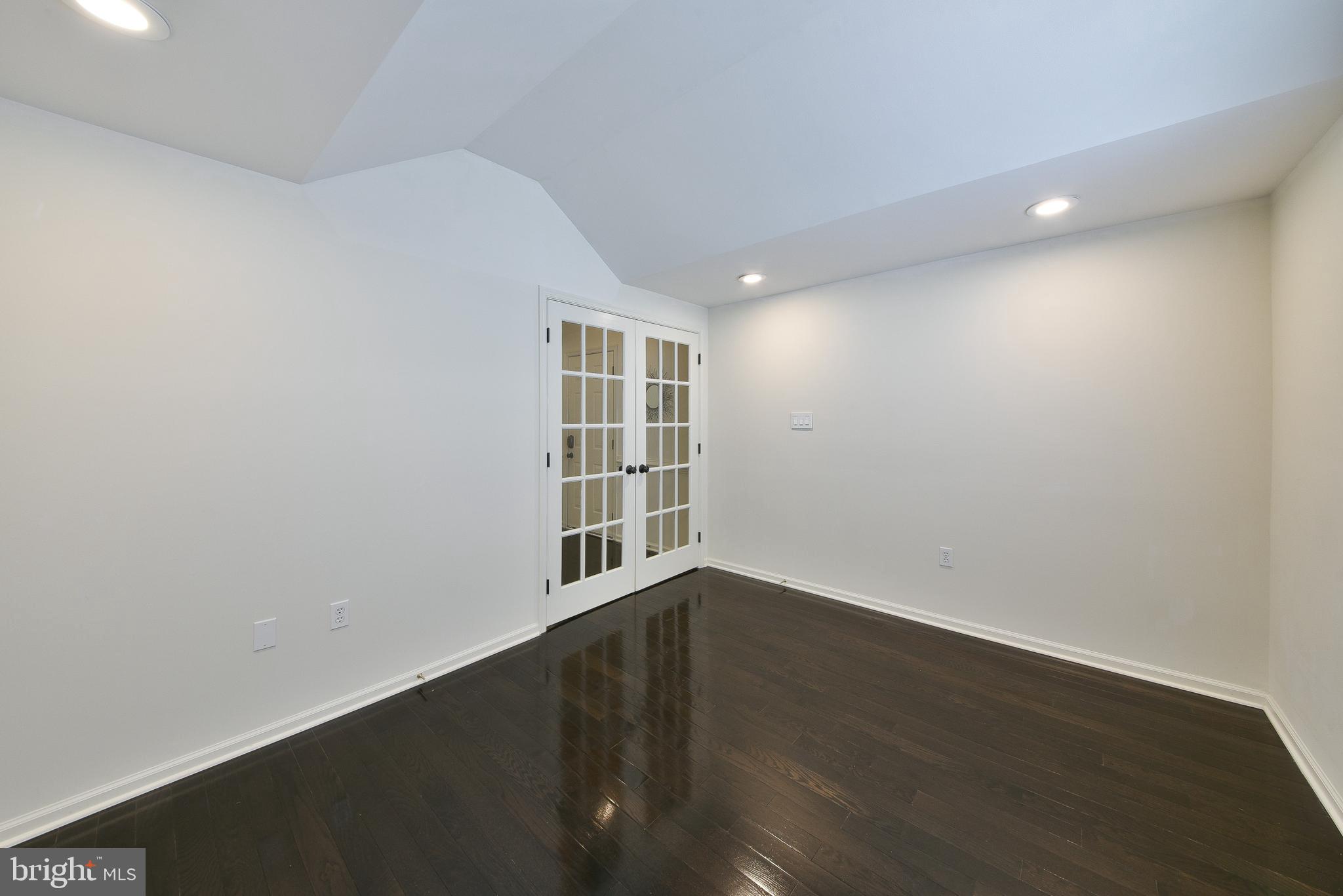 FAIRWAYS AT GREEN ME - Residential