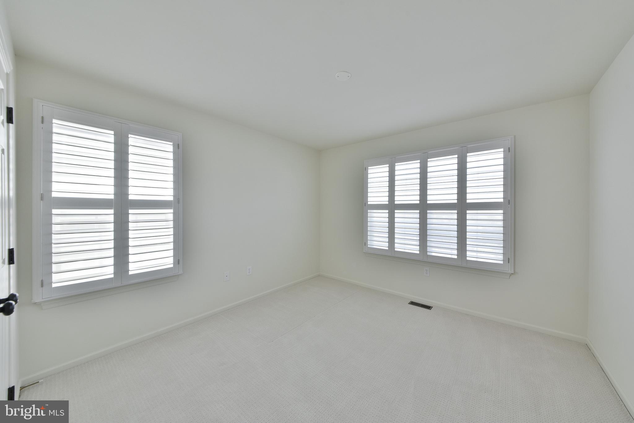 FAIRWAYS AT GREEN ME - Residential