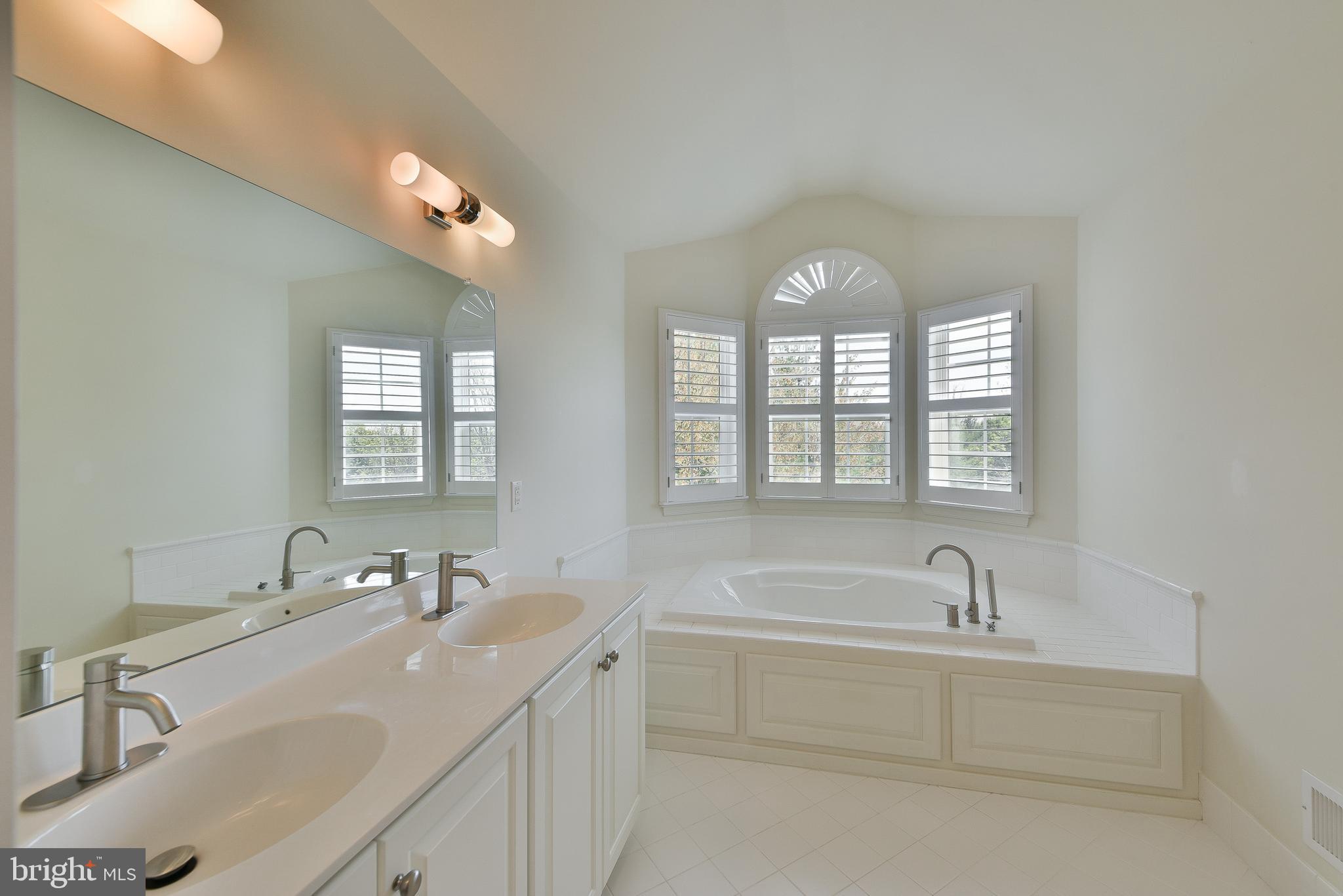 FAIRWAYS AT GREEN ME - Residential