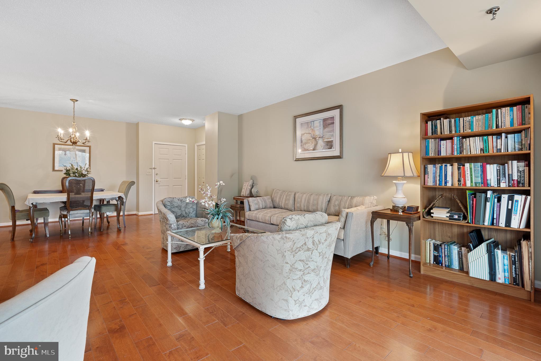 24 COURTHOUSE SQUARE 105