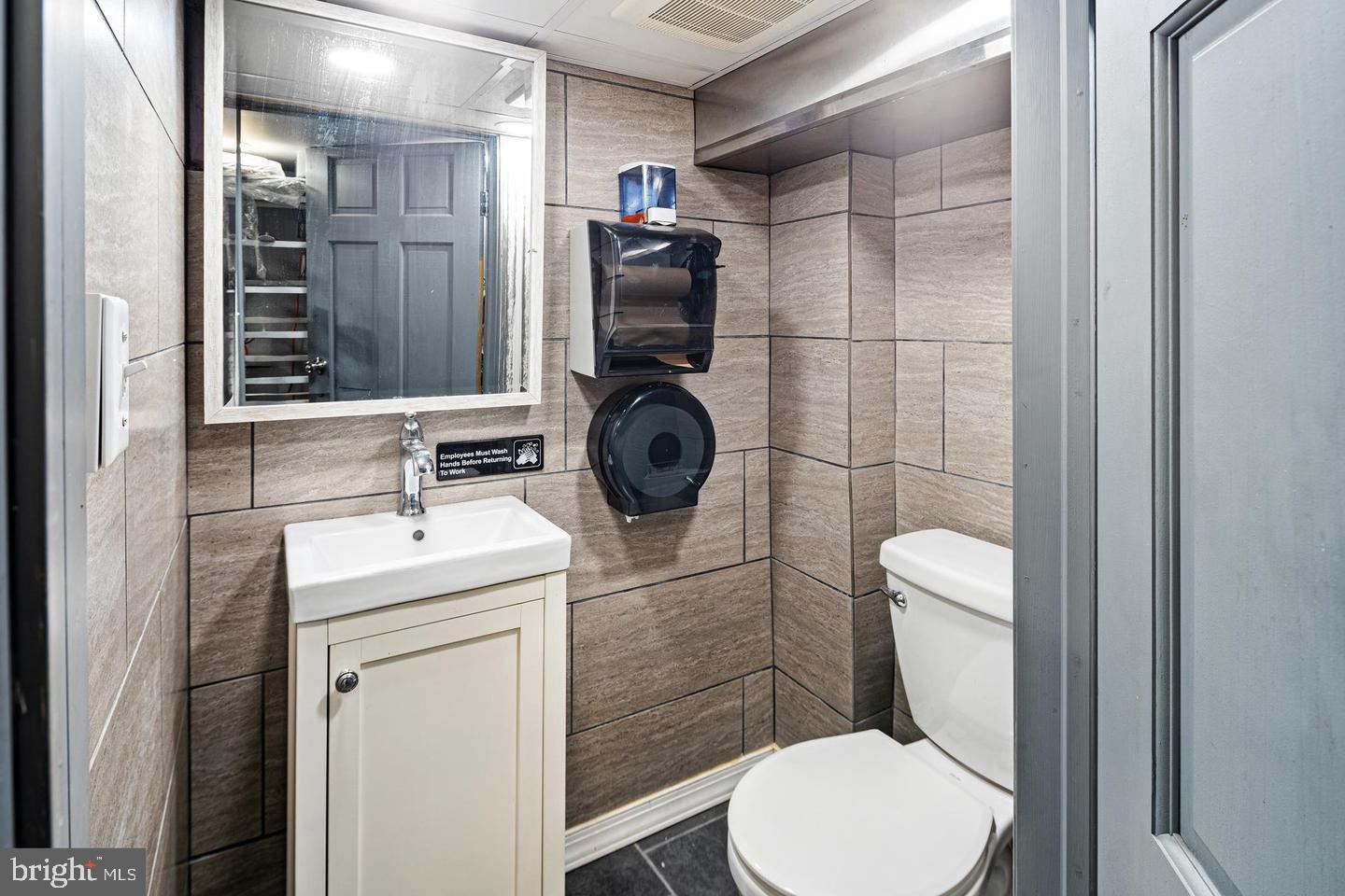 LOWER MOYAMENSING - Commercial Sale