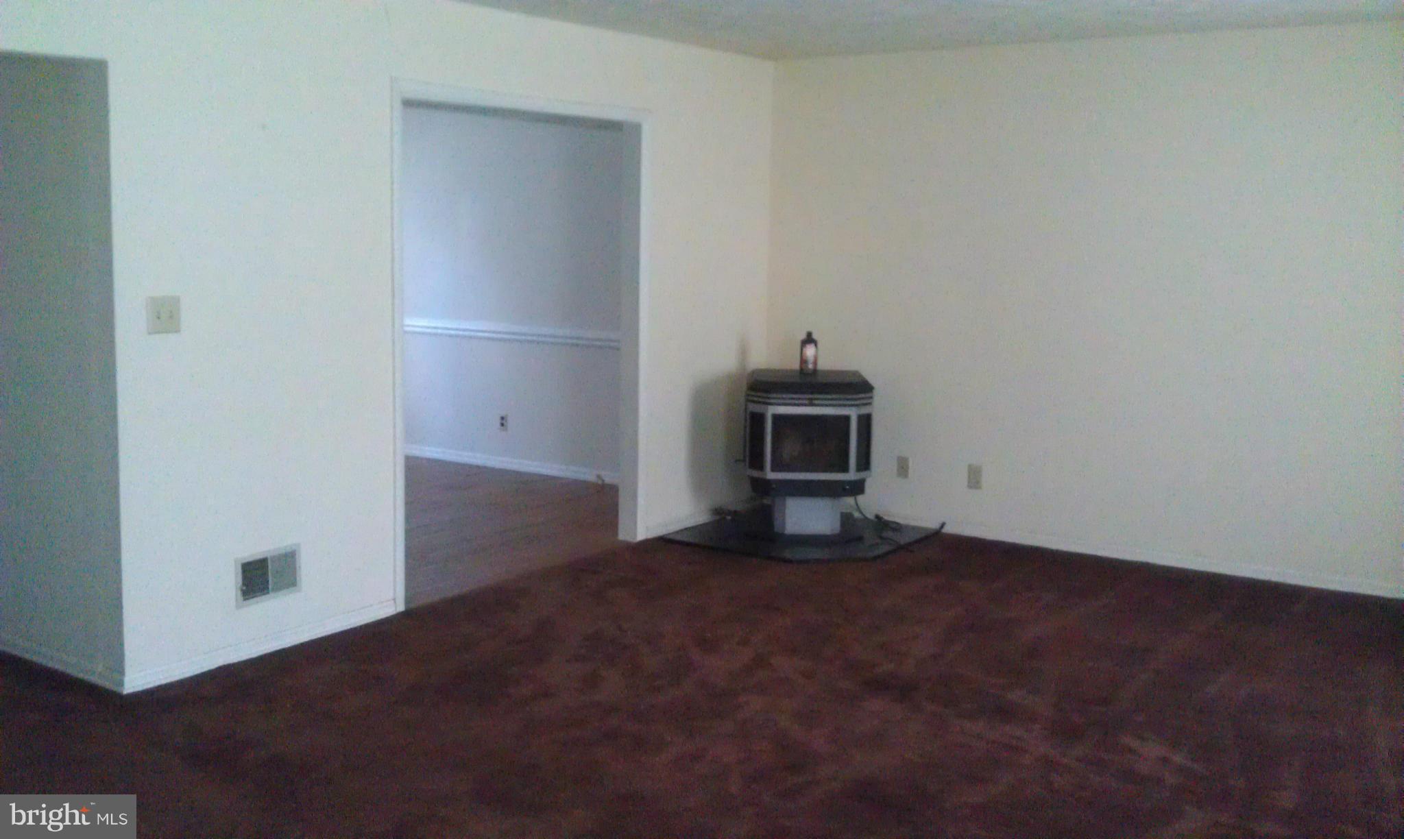 SHADOW WOODS - Residential Lease