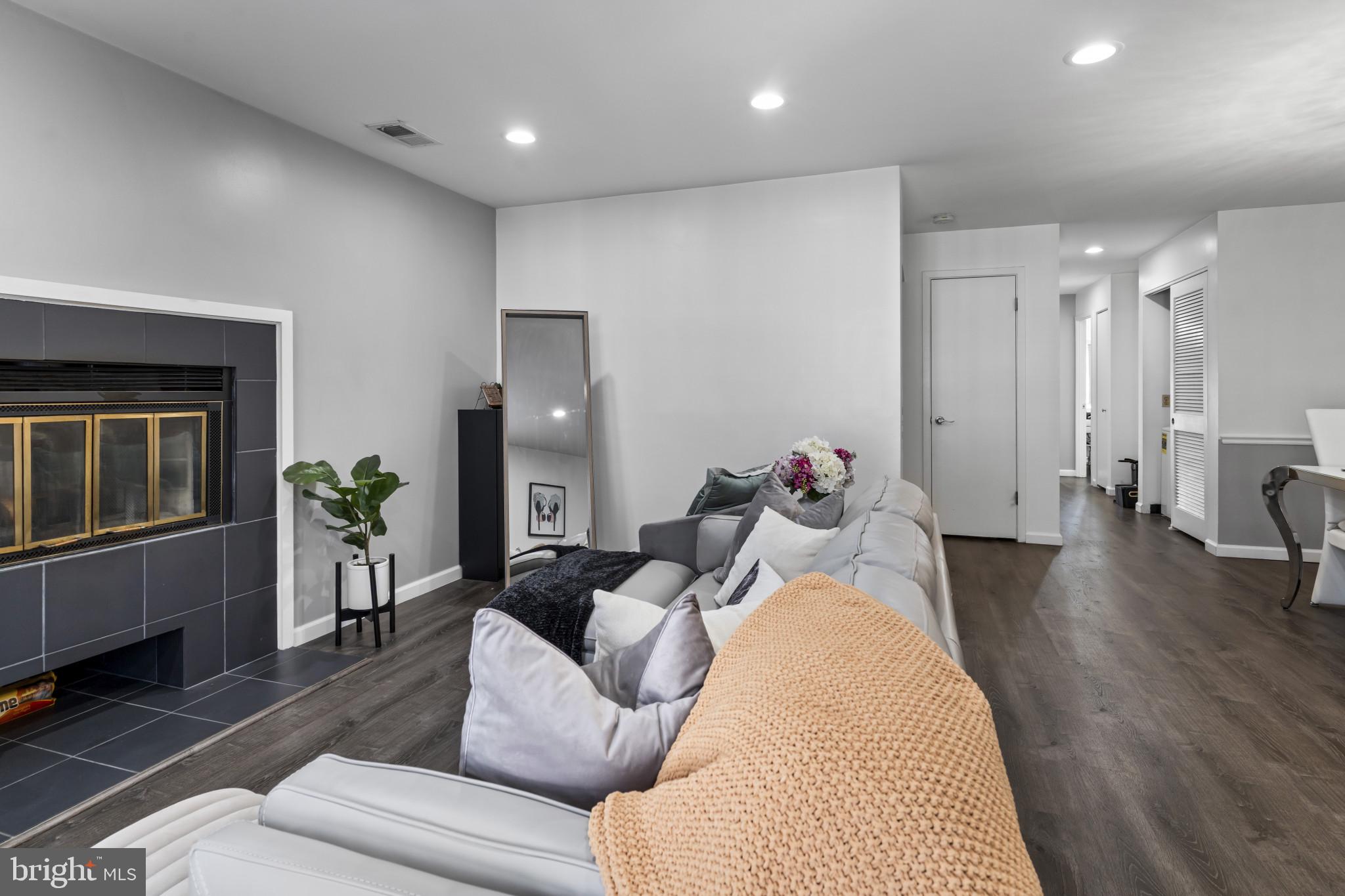 BEDFORD COMMONS - Residential