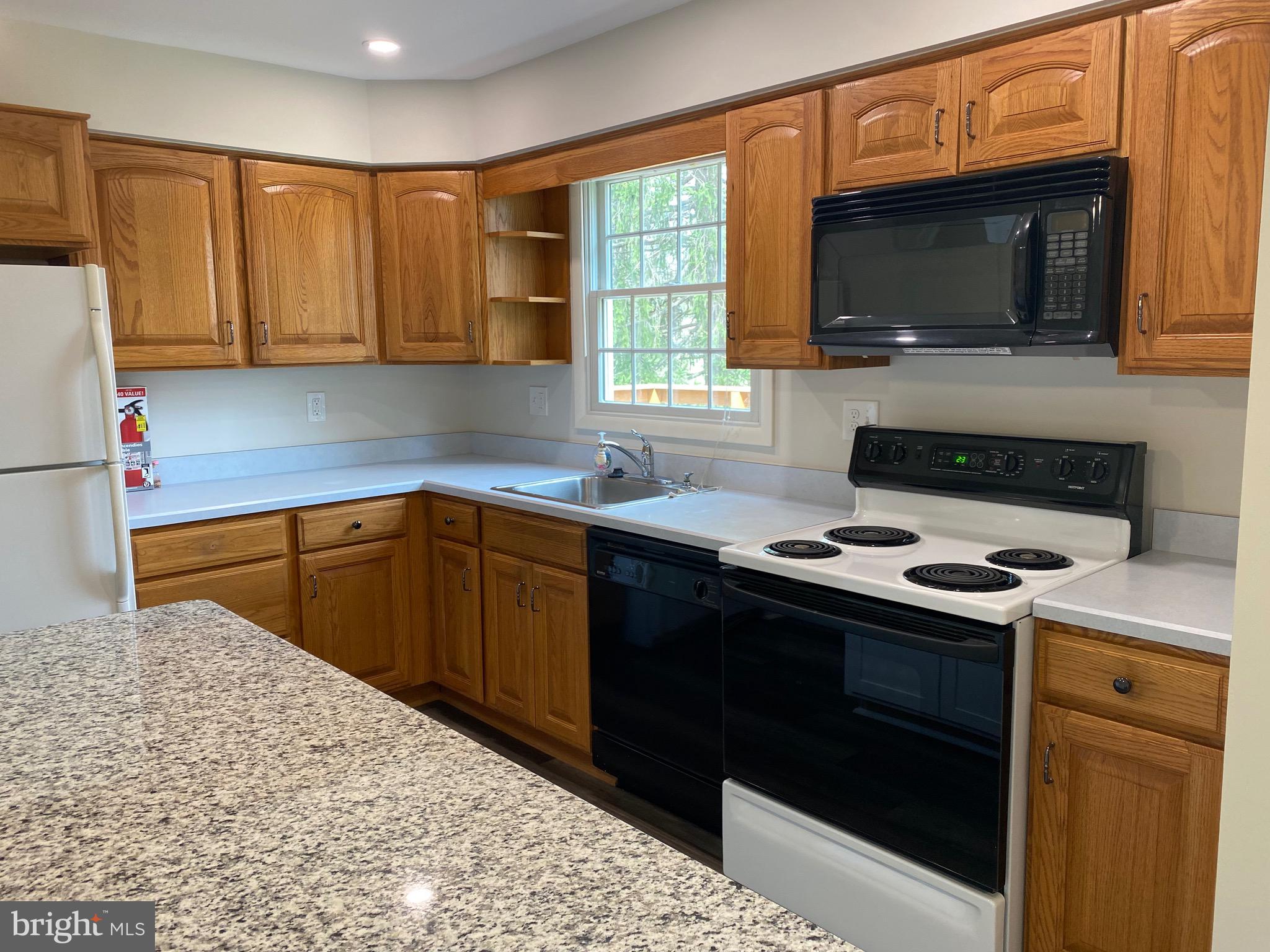 THUNDER HILL - Residential Lease