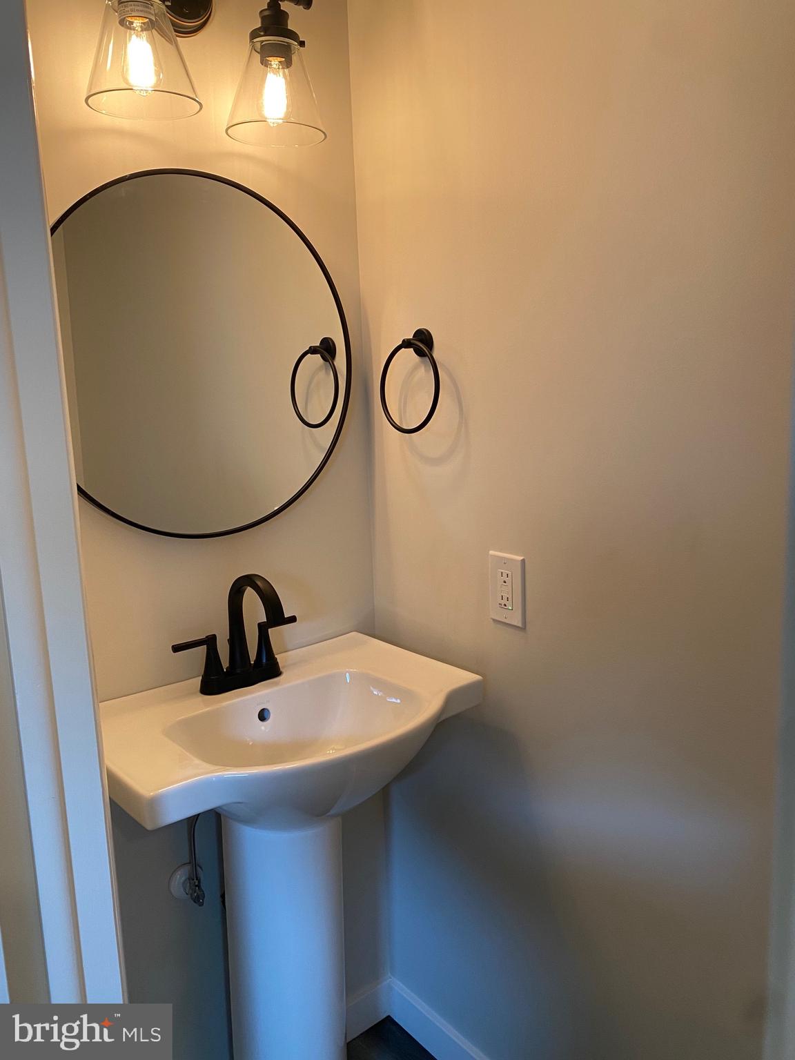 THUNDER HILL - Residential Lease