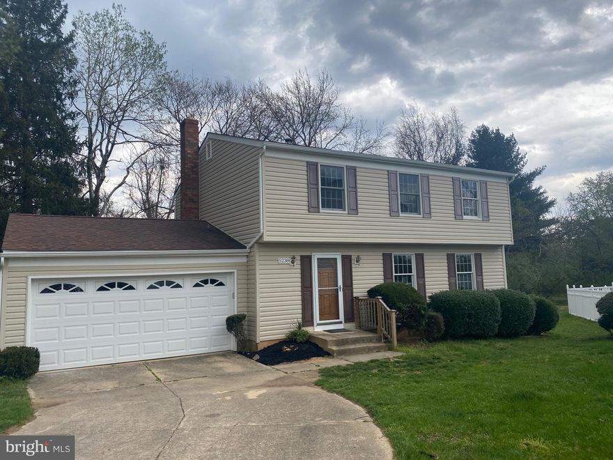 SHOWINGS ONLY DURING OPEN HOUSE ON SUNDAY, DEC 3, 2023 FROM 1-3. Available January 20, 2024. 650+ credit score. 
WELCOME HOME! to this fully updated colonial in Thunder Hill! Huge living room, updated, open-concept, eat-in kitchen with island, cozy library with slider to deck overlooking Columbia's renown open space and walking trail. There's a remodeled powder room and a 2 car garage! 1st level has newer luxury vinyl plank flooring throughout. Upstairs there are 4 bedrooms with newer carpet, a renovated hall bath and renovated owner's bath. The walkout basement is unfinished and has tons of storage. Close to everything Columbia has to offer. You will love living here! Pets case by case. SHOWINGS ONLY DURING OPEN HOUSE ON SUNDAY, DEC 3, 2023 FROM 1-3. Available January 20, 2024.