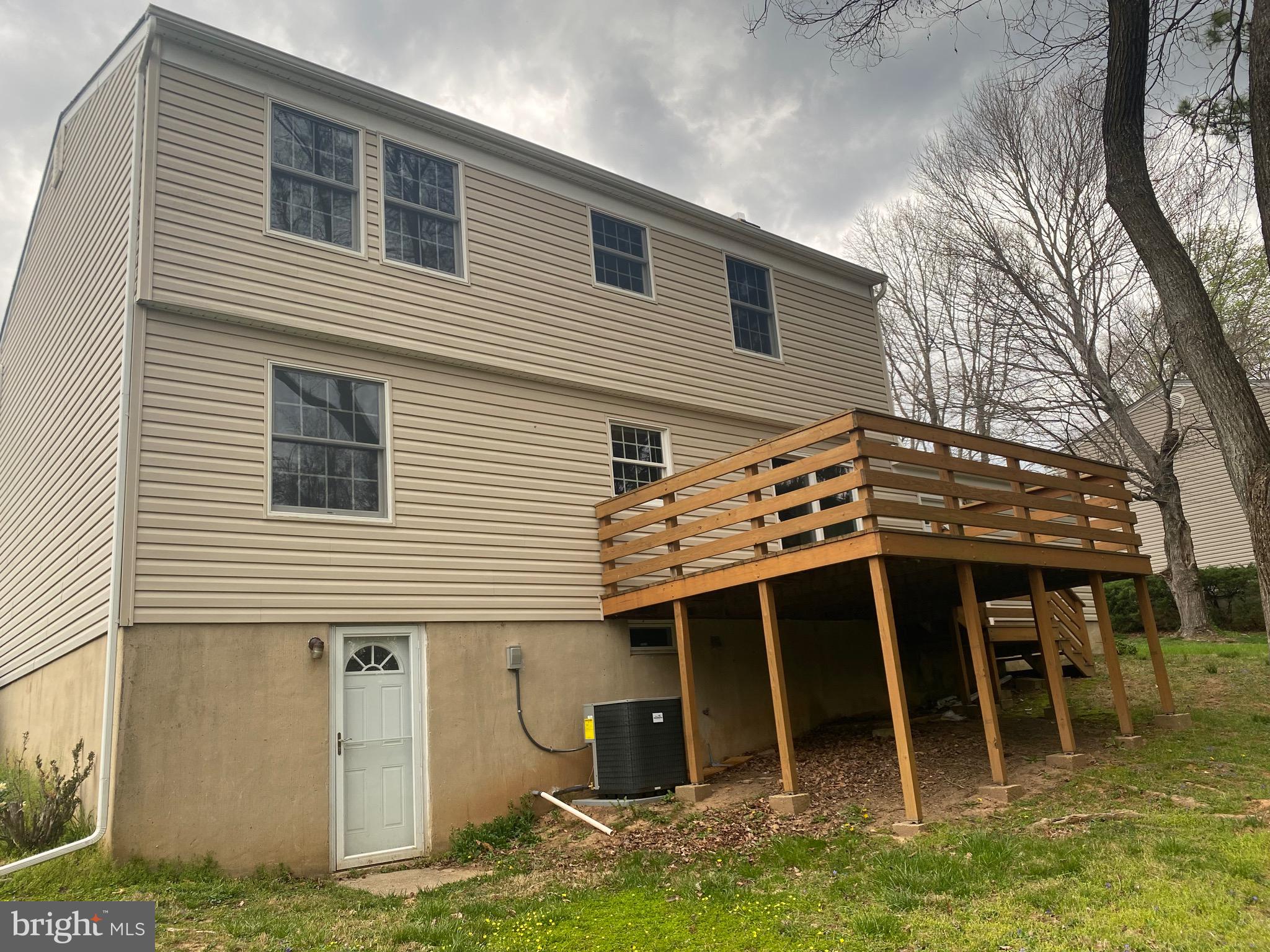 THUNDER HILL - Residential Lease