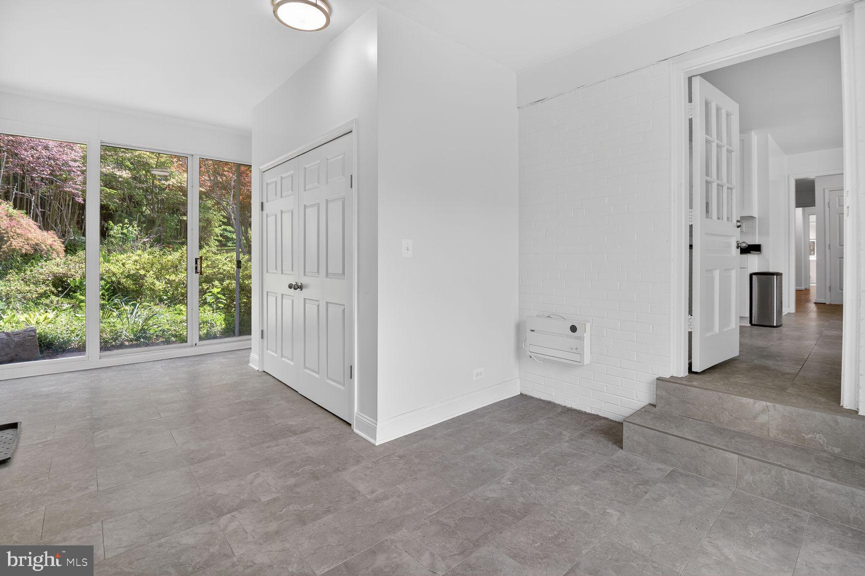 ANCIENT OAK - Residential