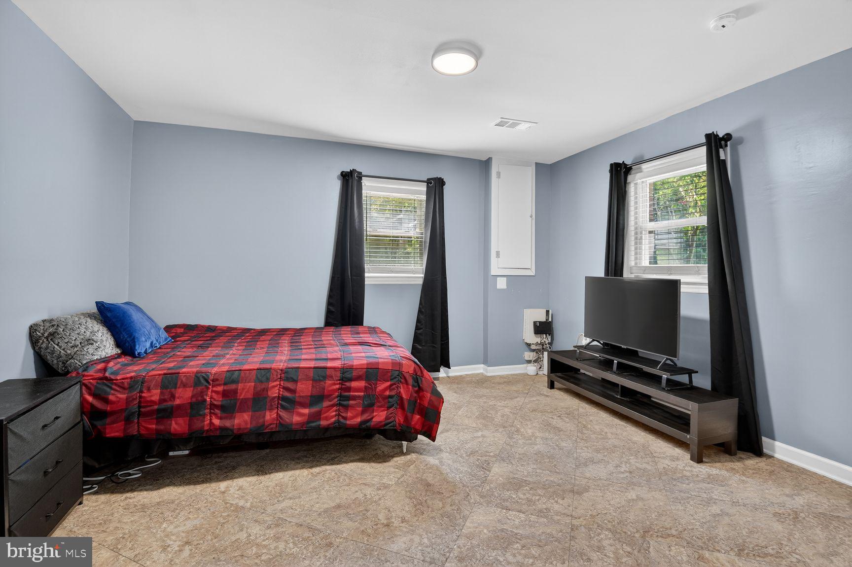 ANCIENT OAK - Residential