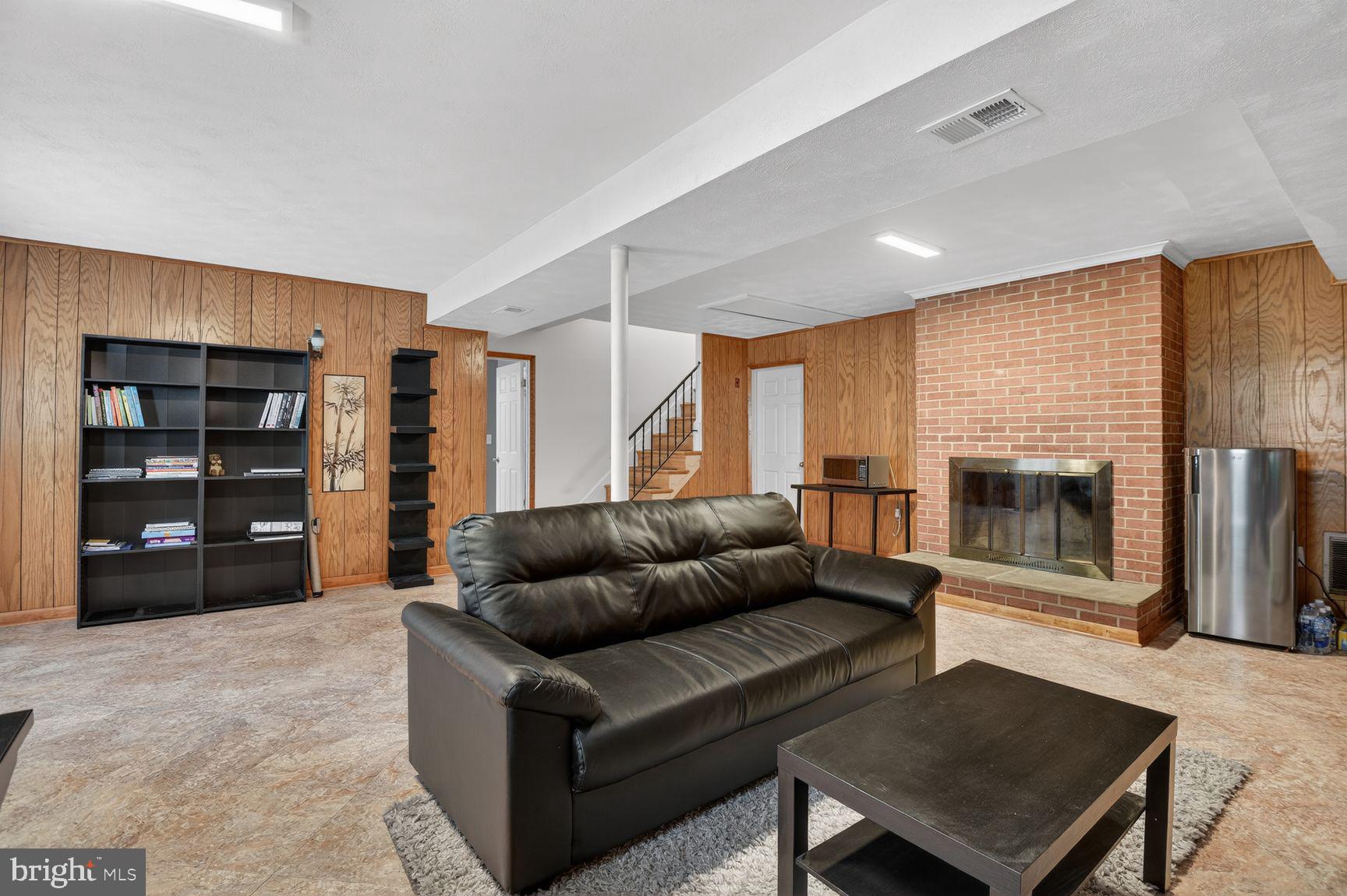 ANCIENT OAK - Residential