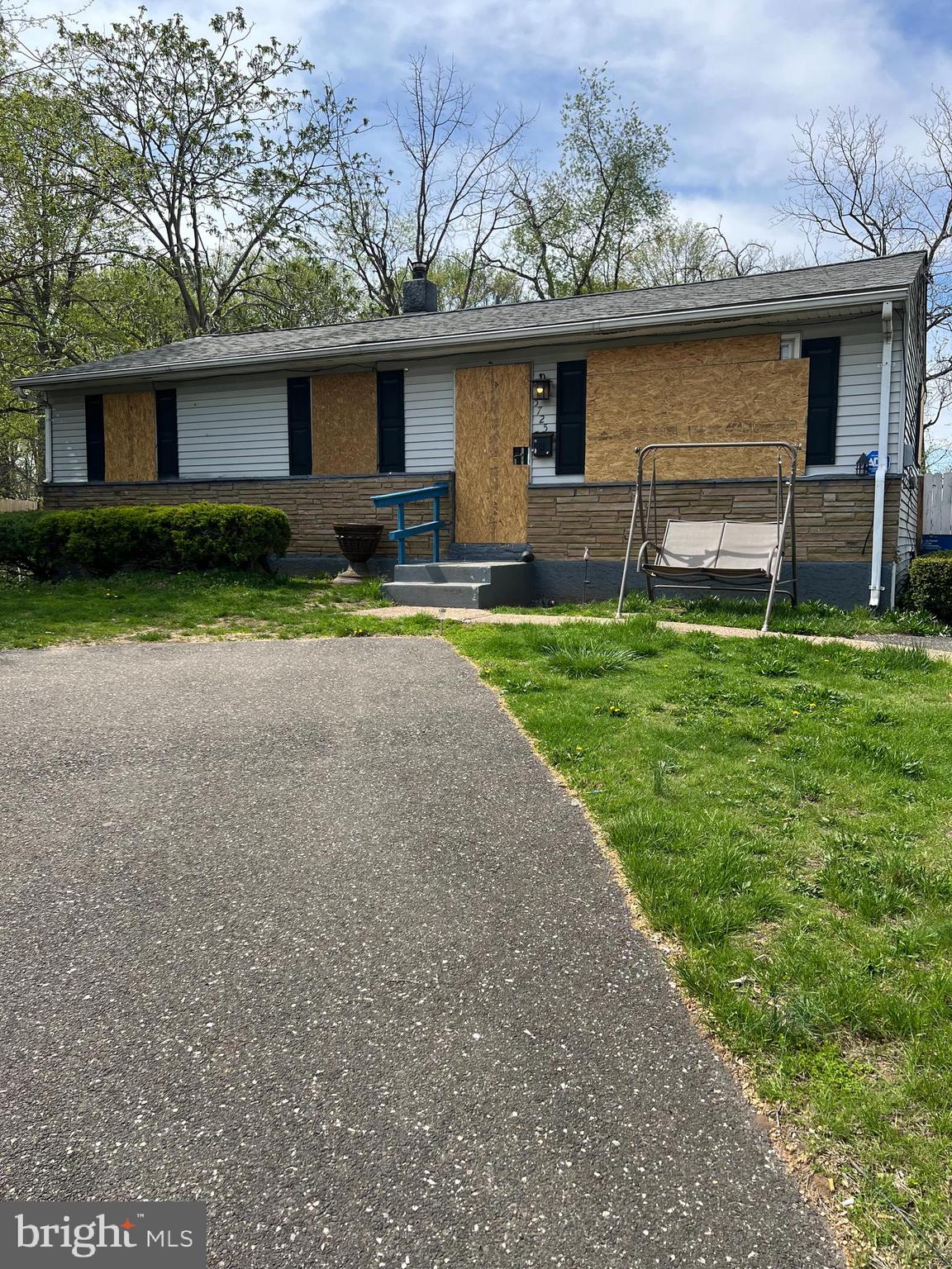 GREEN LAWN PARK - Residential