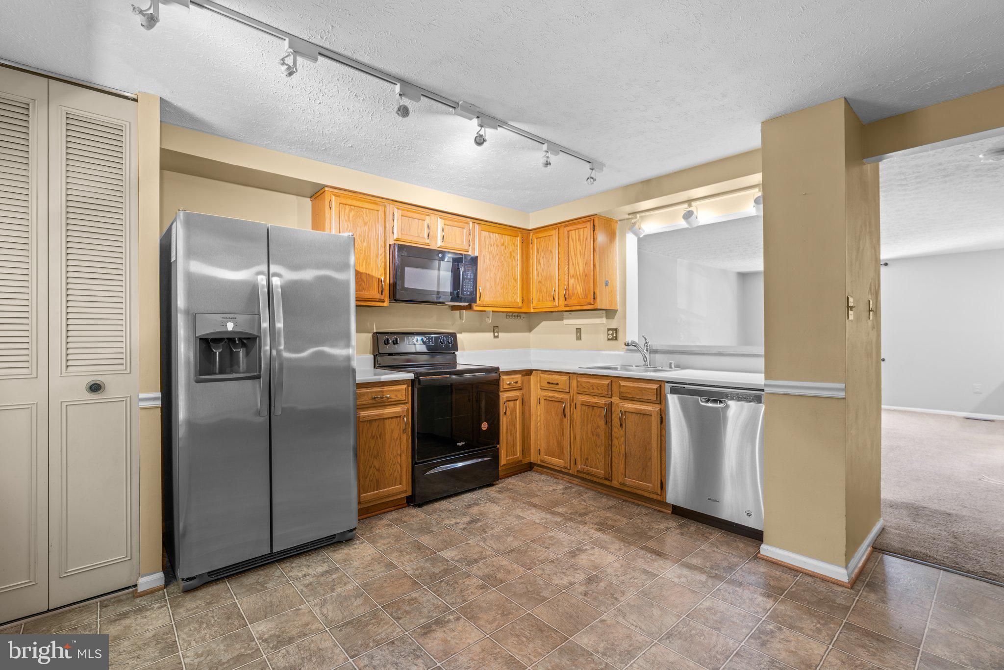 VILLAGE OF HICKORY RIDGE - Residential