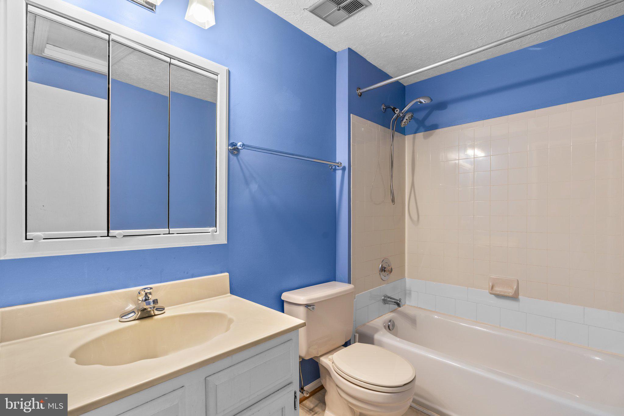 VILLAGE OF HICKORY RIDGE - Residential