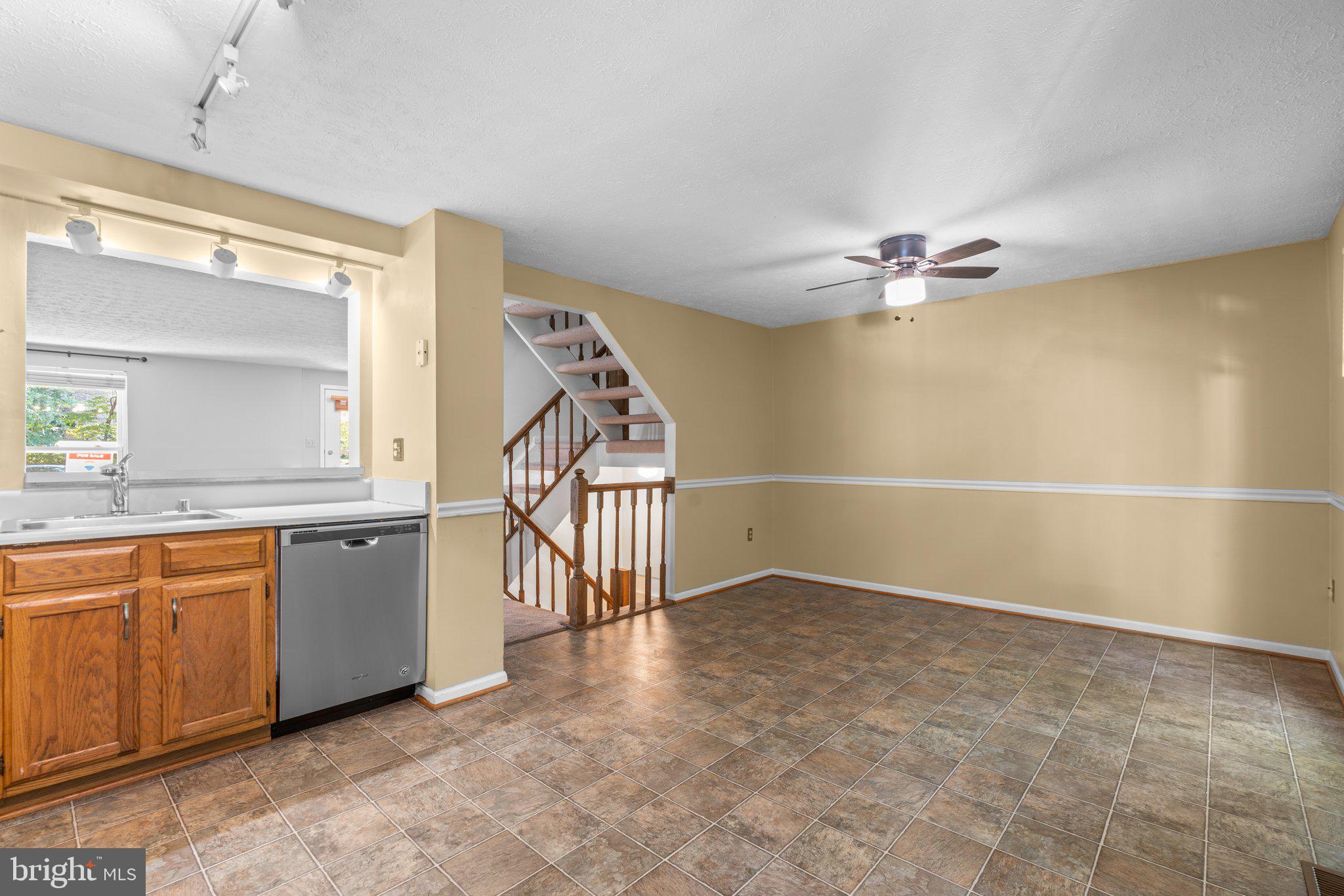 VILLAGE OF HICKORY RIDGE - Residential