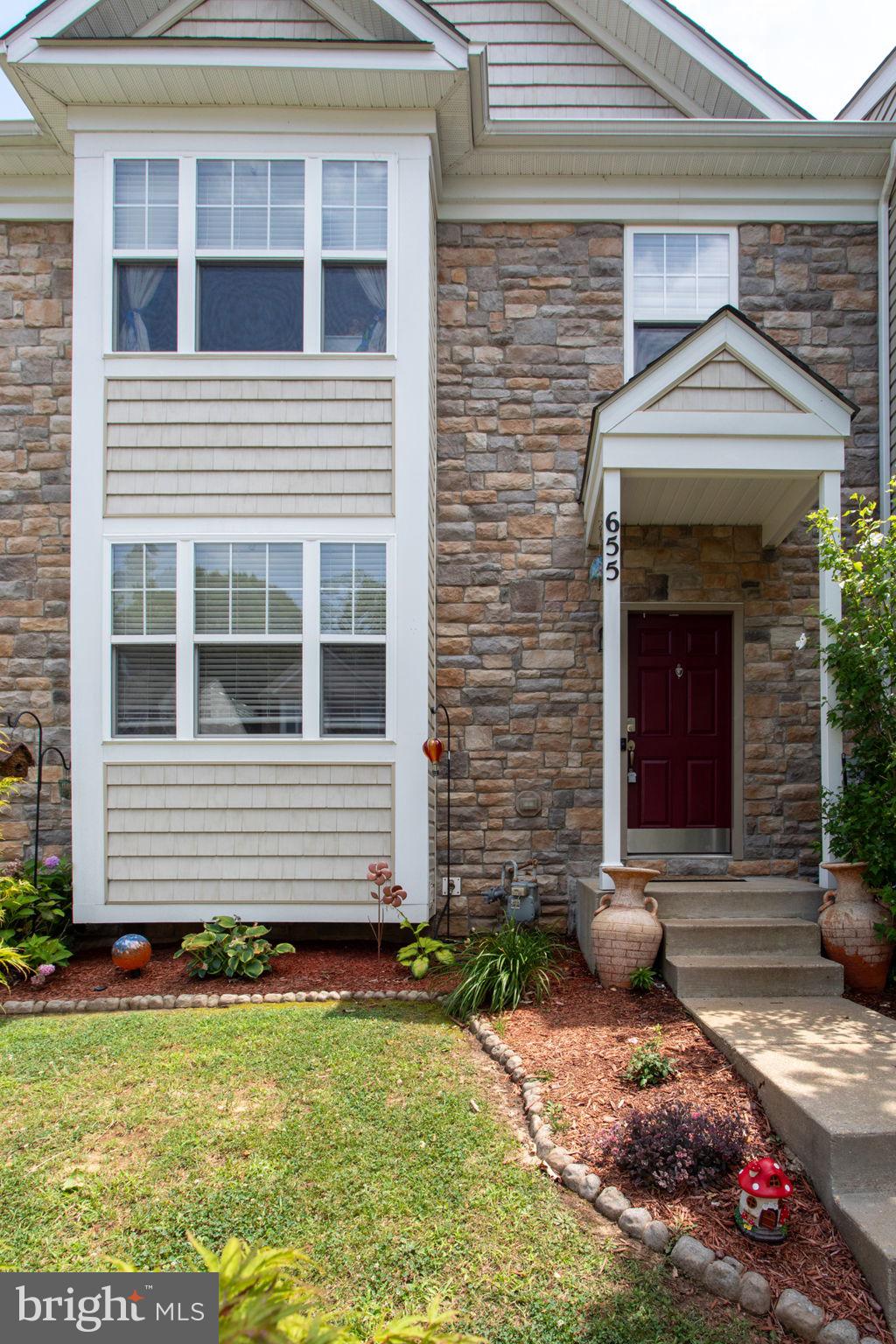 655 BURR OAK COURT