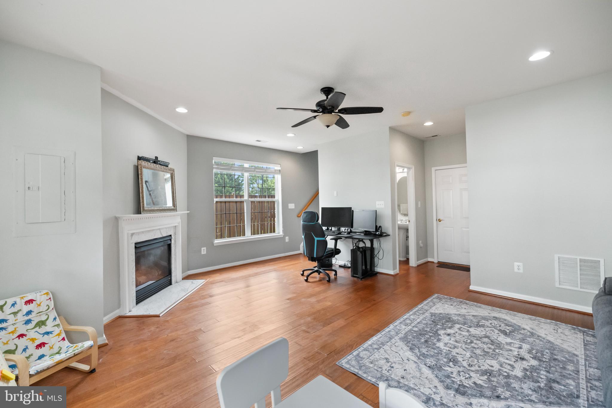 24687 KINGS CANYON SQUARE
