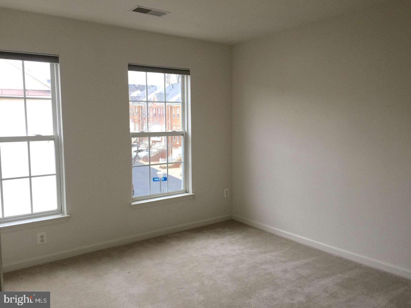 METRO PLACE AT DUNN LORING - Residential Lease