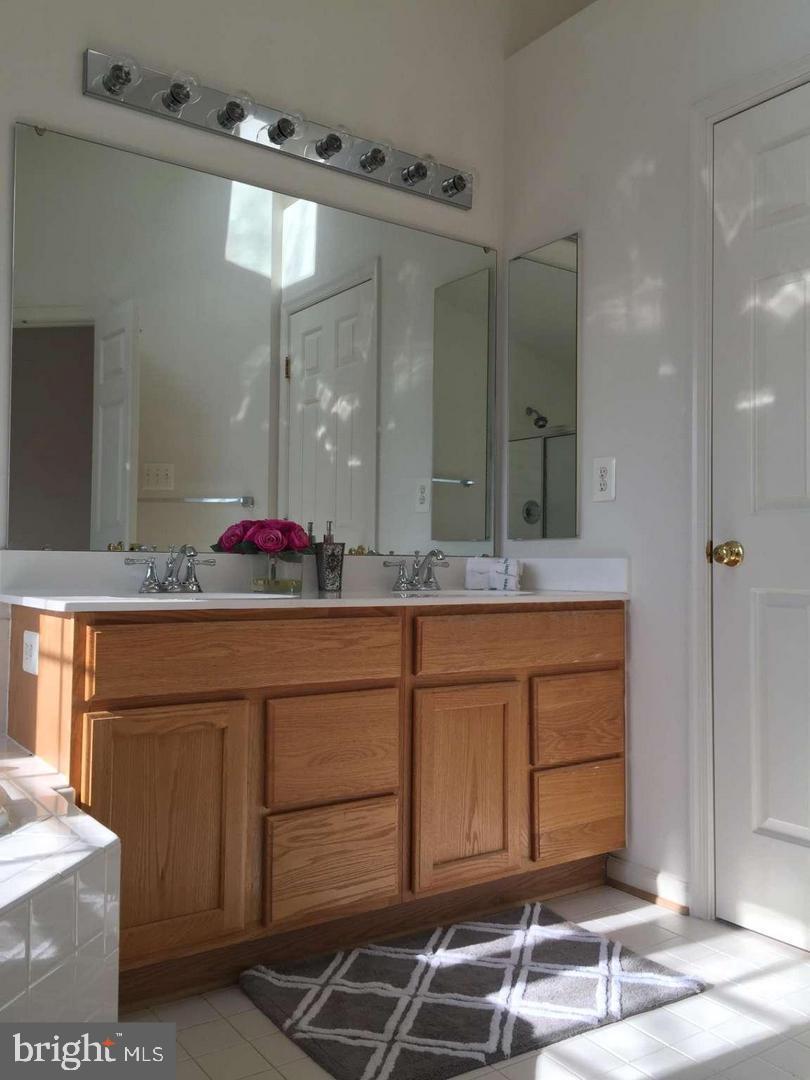 METRO PLACE AT DUNN LORING - Residential Lease