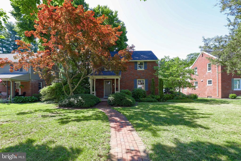 Photo of 950 SALISBURY CT, LANCASTER, PA 17601 (MLS # PALA2037894)