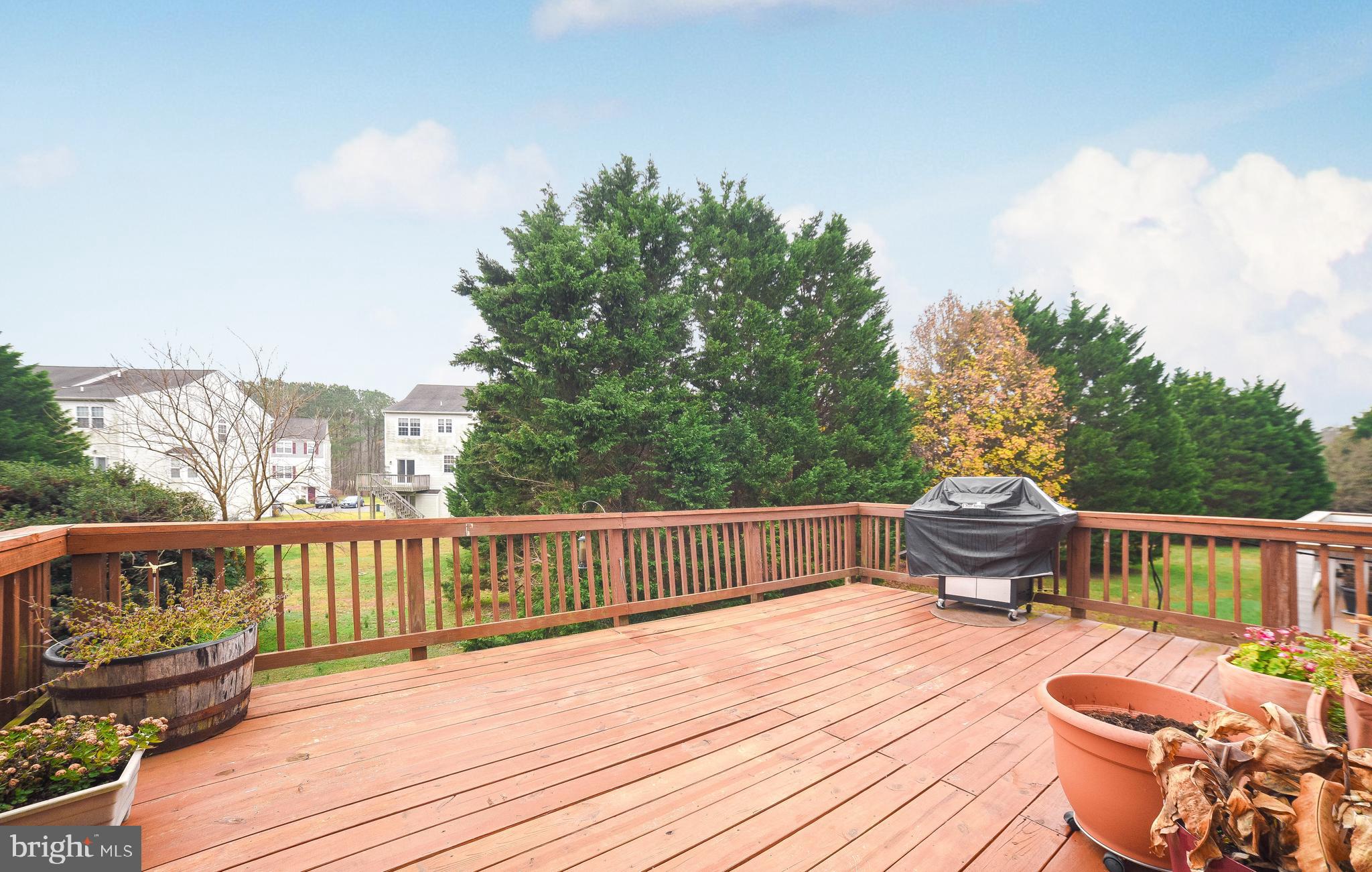 VILLAS ON WATERS EDGE - Residential