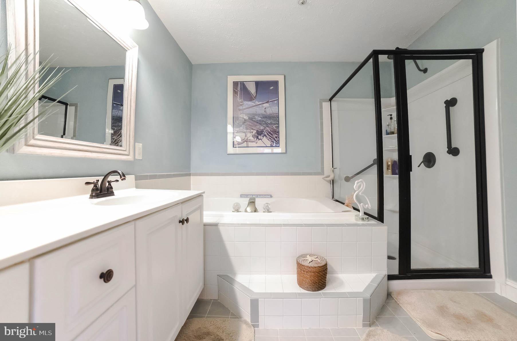 VILLAS ON WATERS EDGE - Residential