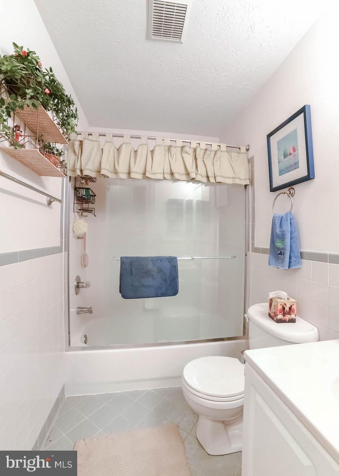 VILLAS ON WATERS EDGE - Residential