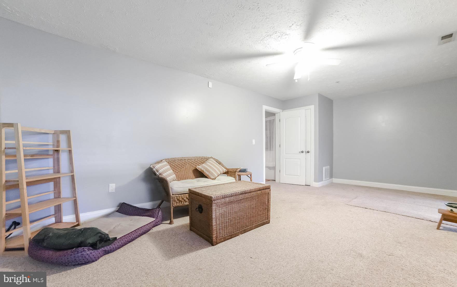 VILLAS ON WATERS EDGE - Residential