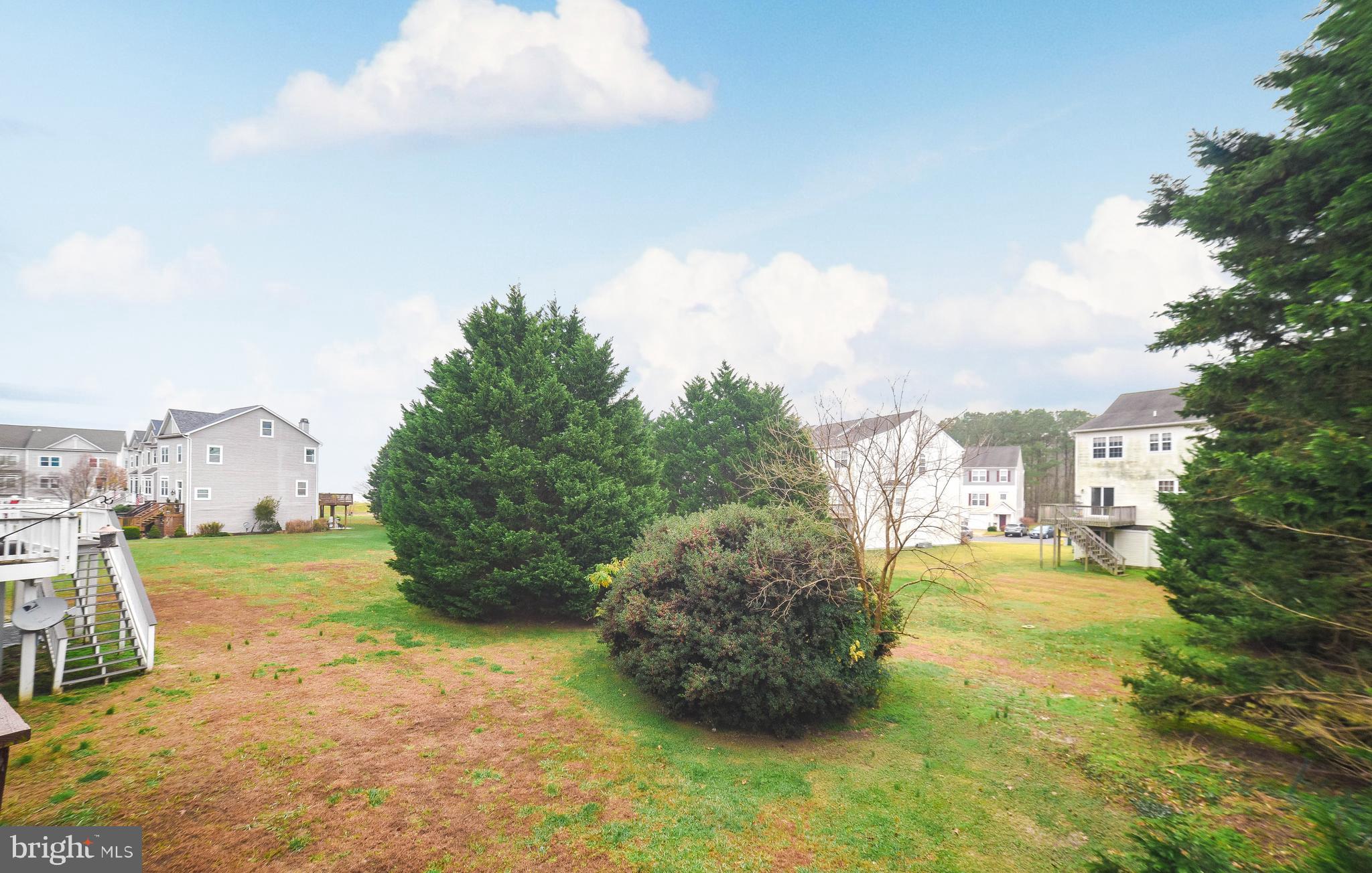 VILLAS ON WATERS EDGE - Residential