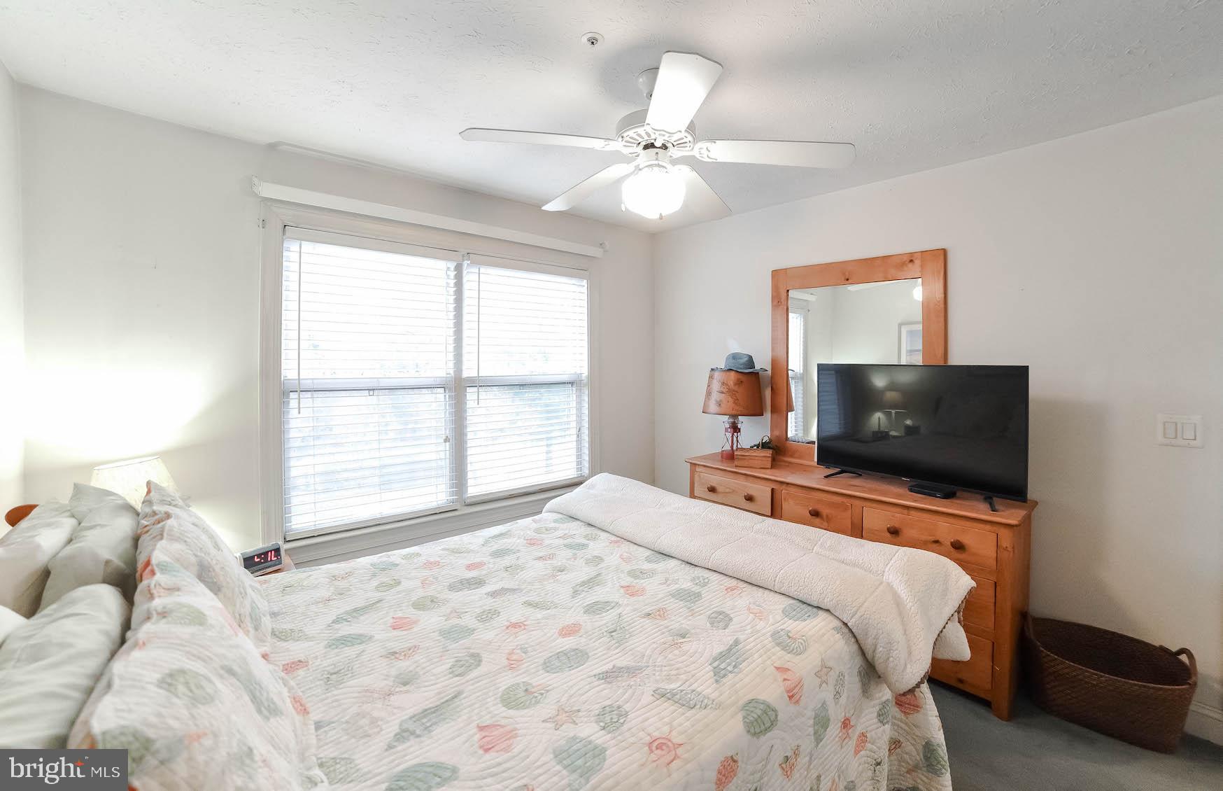 VILLAS ON WATERS EDGE - Residential