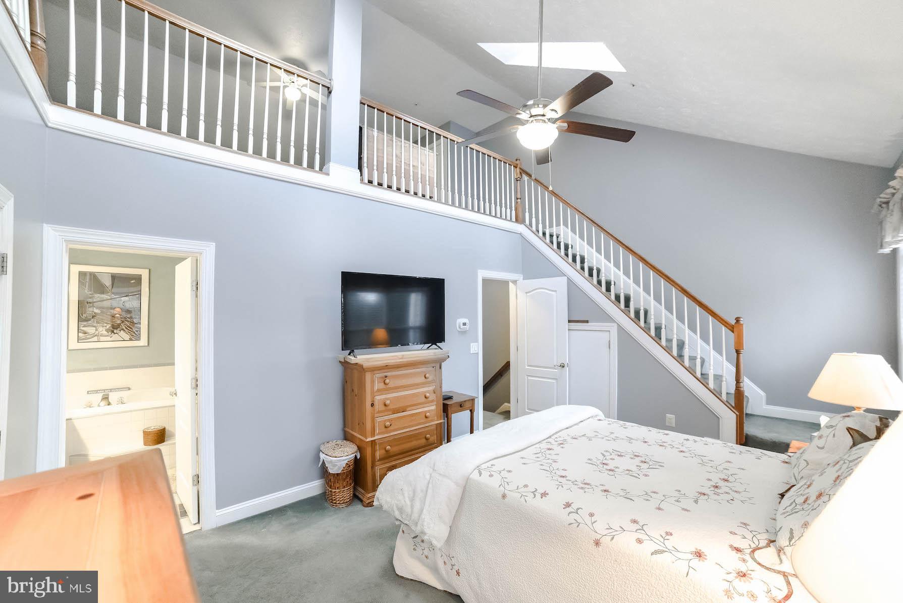 VILLAS ON WATERS EDGE - Residential