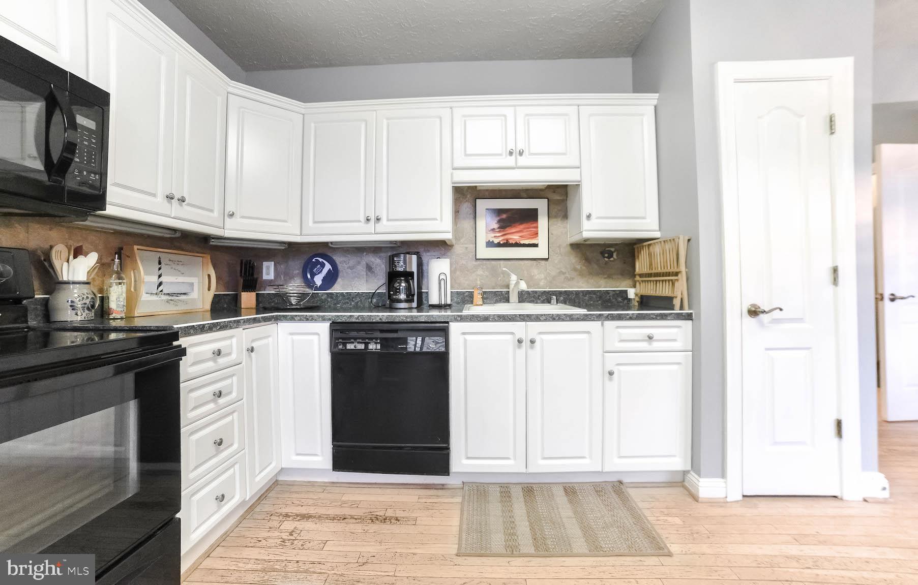 VILLAS ON WATERS EDGE - Residential